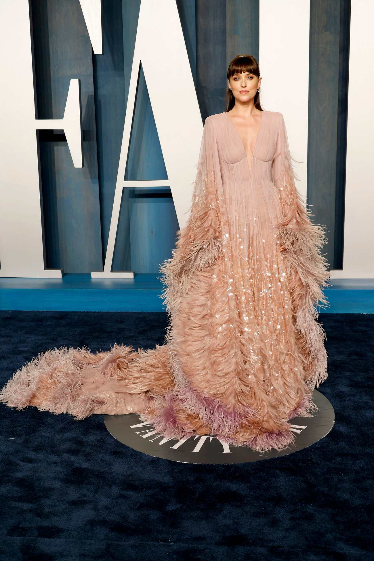 2022_Vanity_Fair_Oscar_Party_Hosted_By_Radhika_Jones_-_Arrivals_282029.jpg