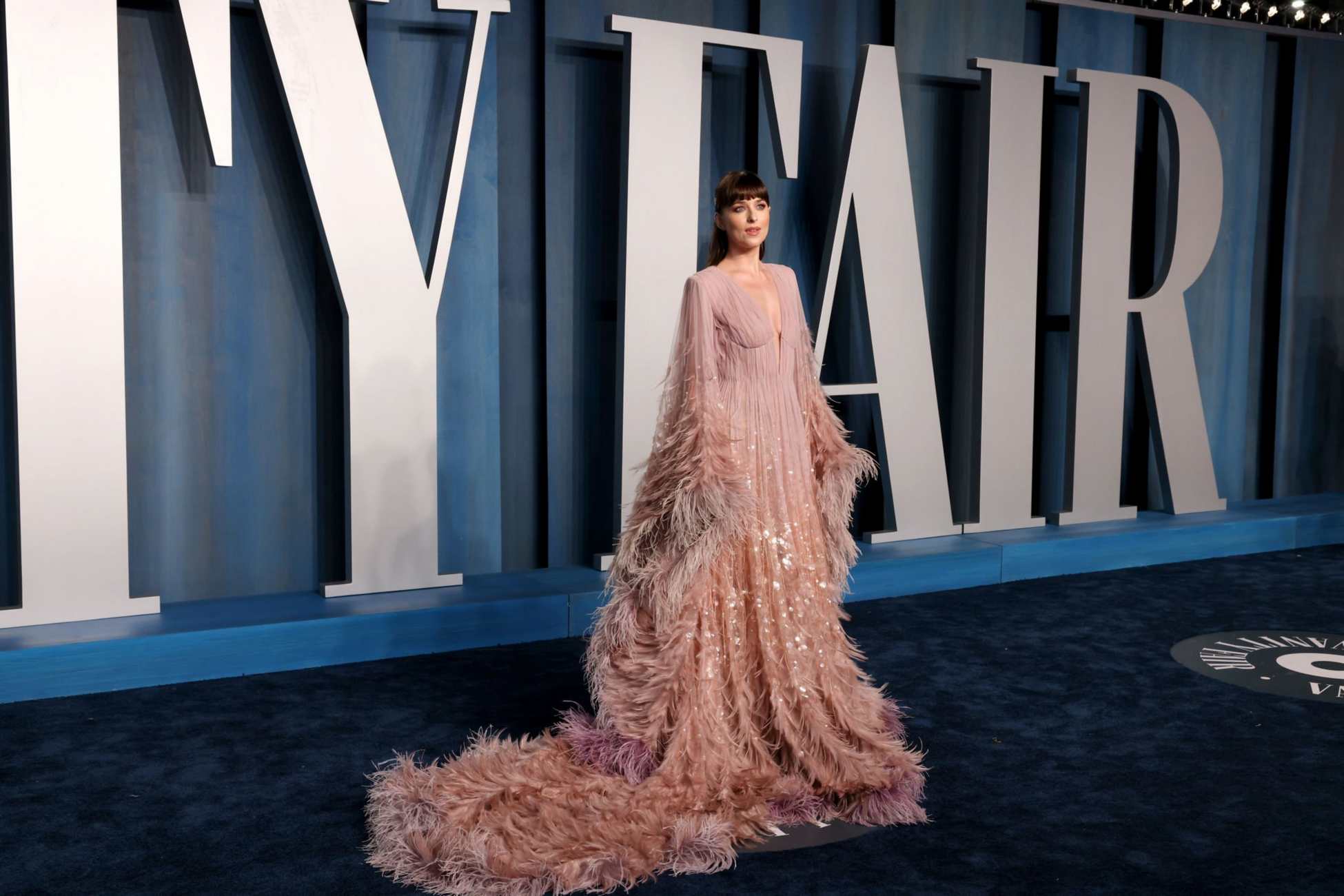 2022_Vanity_Fair_Oscar_Party_Hosted_By_Radhika_Jones_-_Arrivals_283529.jpg