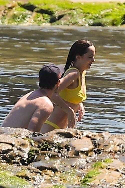 5BMQ5D_Dakota_Johnson___Bikini_in_Malibu_06232024_10.jpg