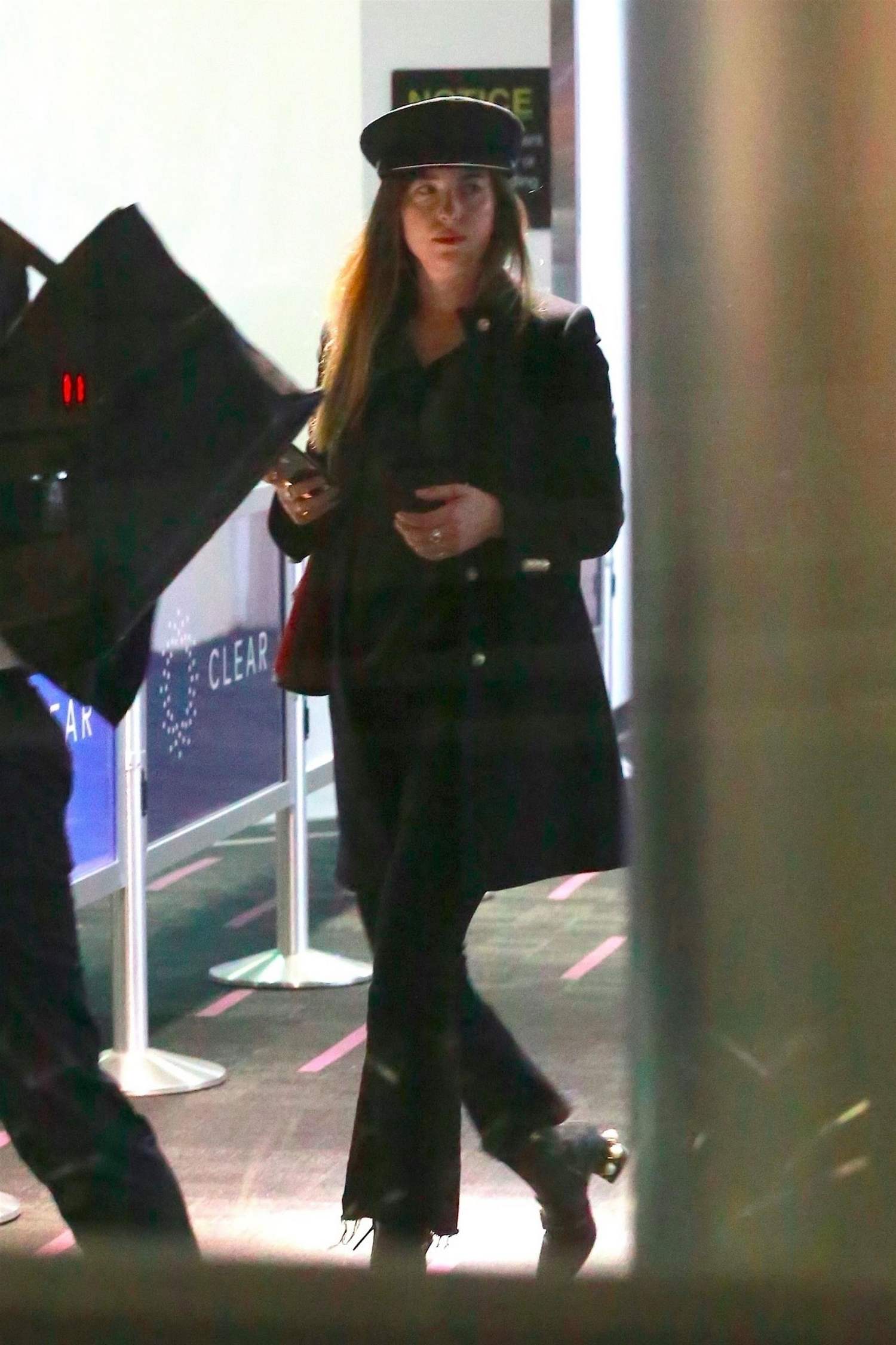 Arriving_at_LAX_Airport_-_December_13-02.jpg