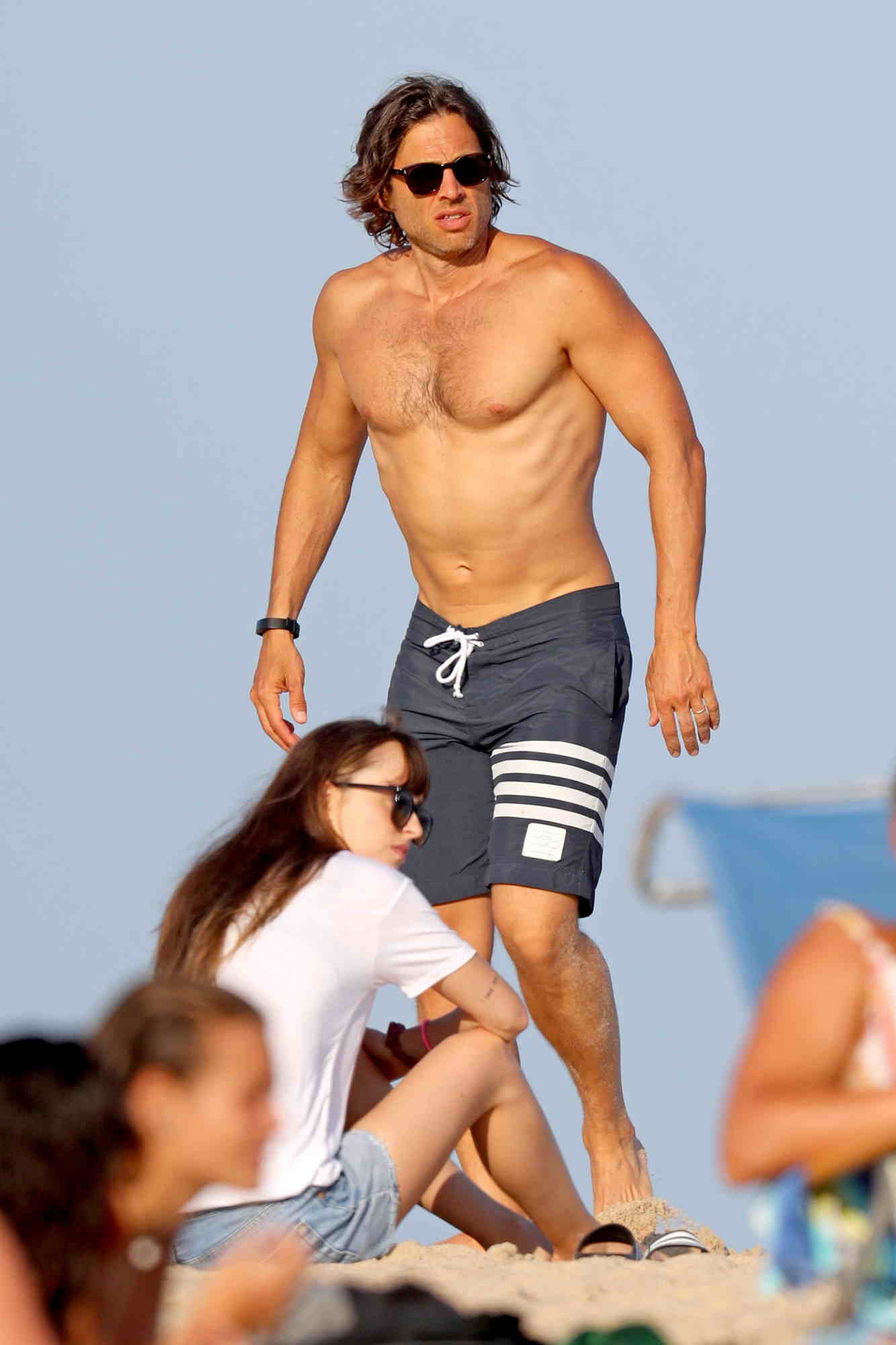 DakotaJohnsonChrisMartinBeachDates_28429.jpg DakotaJohnsonChrisMartinBeachDates_28429.jpg