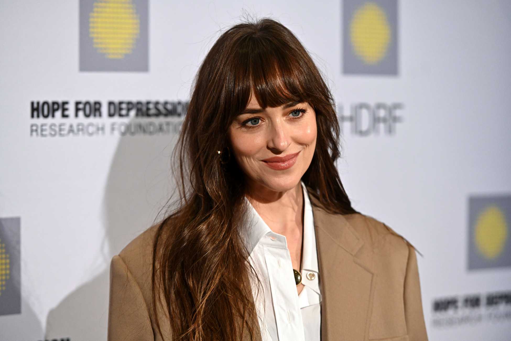 Dakota_Johnson_-_17th_Annual_HOPE_Luncheon_Seminar_in_New_York_1114202323.jpg Dakota_Johnson_-_17th_Annual_HOPE_Luncheon_Seminar_in_New_York_1114202323.jpg
