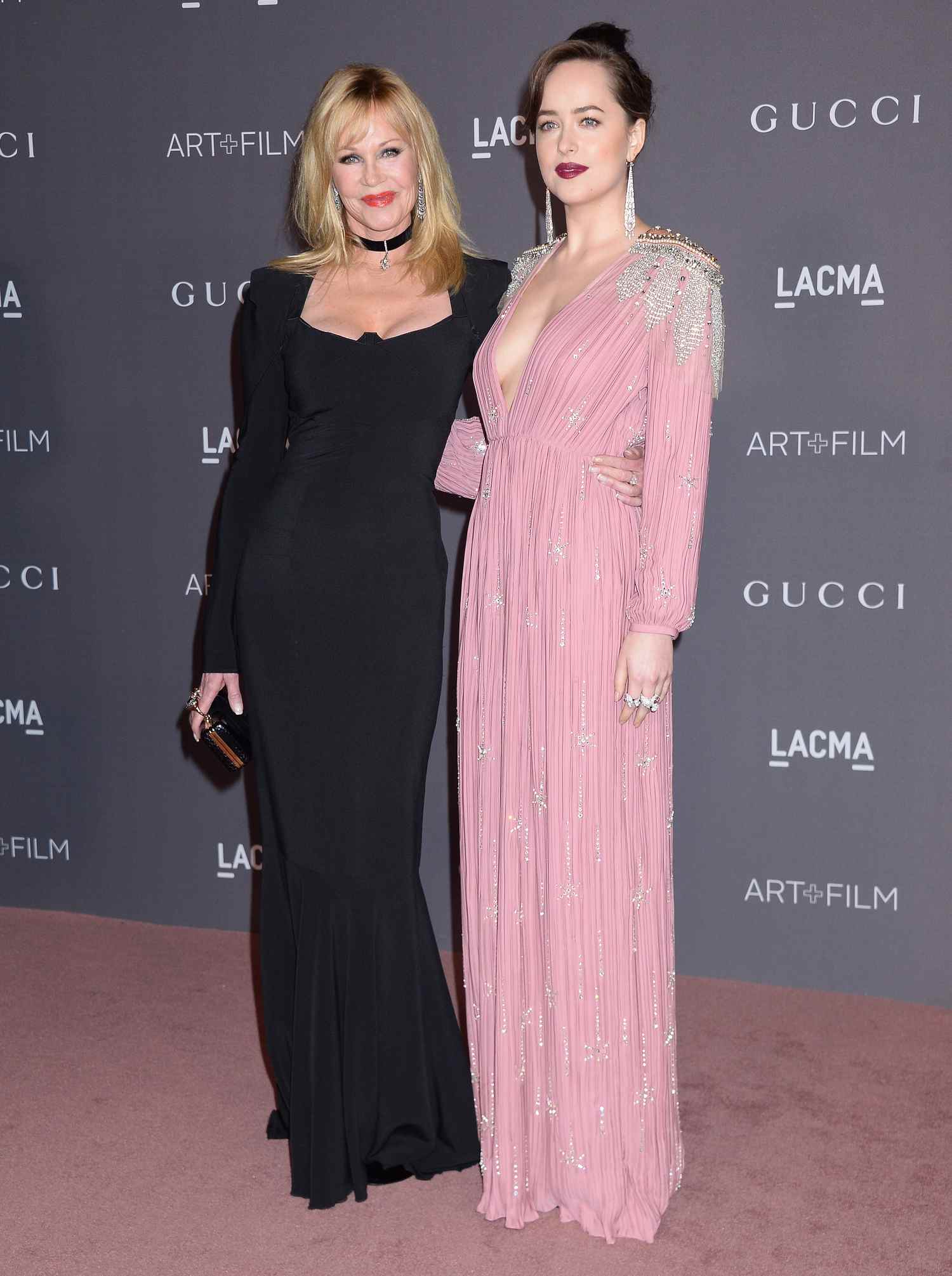 Dakota_Johnson_-_2017_LACMA_Art_2B_Film_Gala_-_Nov_4_28829.jpg Dakota_Johnson_-_2017_LACMA_Art_2B_Film_Gala_-_Nov_4_28829.jpg