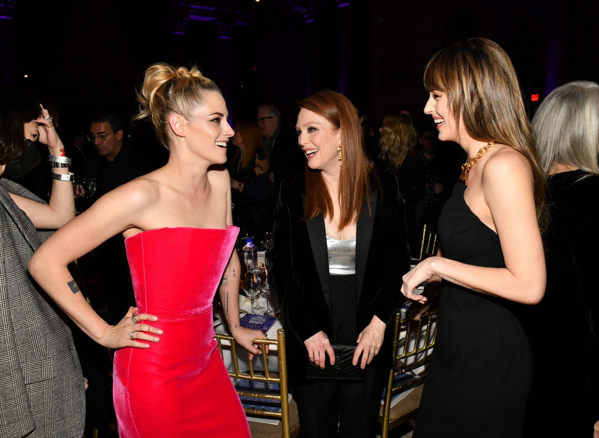 Dakota_Johnson_-_2021_Gotham_Awards11.jpg Dakota_Johnson_-_2021_Gotham_Awards11.jpg