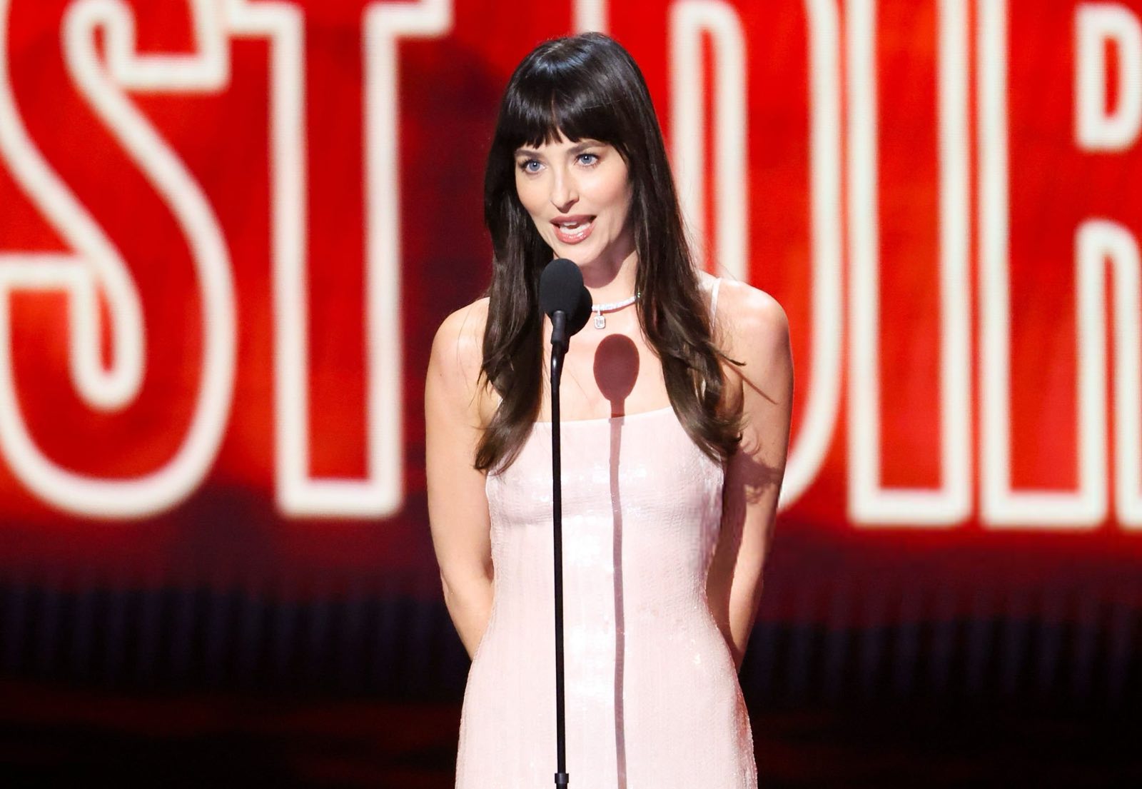 Dakota_Johnson_-_2026_MTV_Video_Music_Awards_-_September_272C_202600015.jpg Dakota_Johnson_-_2026_MTV_Video_Music_Awards_-_September_272C_202600015.jpg