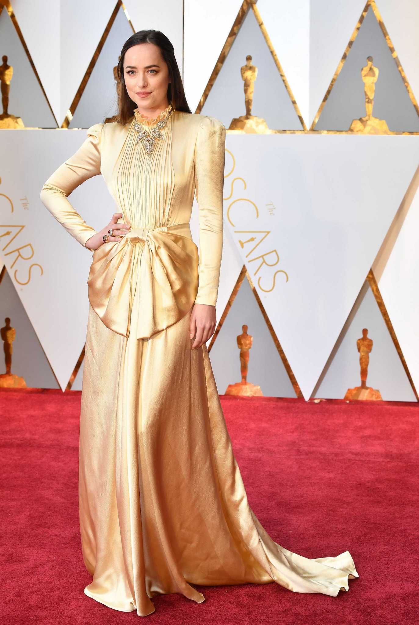 Dakota_Johnson_-_89th_Annual_Academy_Awards_in_Hollywood_02262017-20.jpg Dakota_Johnson_-_89th_Annual_Academy_Awards_in_Hollywood_02262017-20.jpg