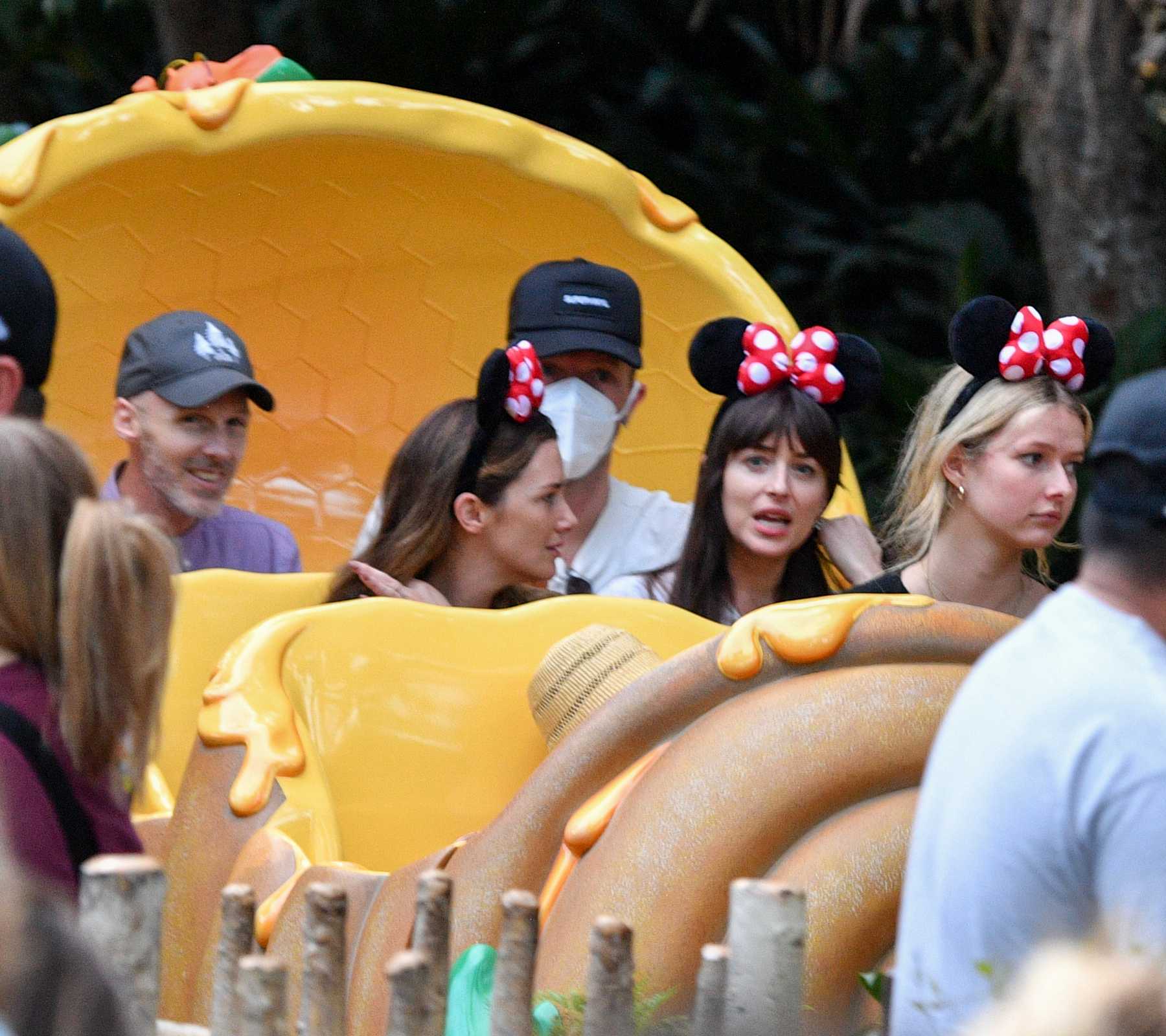 Dakota_Johnson_-_At_Disneyland_in_Anaheim2C_CA_0302202200004.jpg Dakota_Johnson_-_At_Disneyland_in_Anaheim2C_CA_0302202200004.jpg