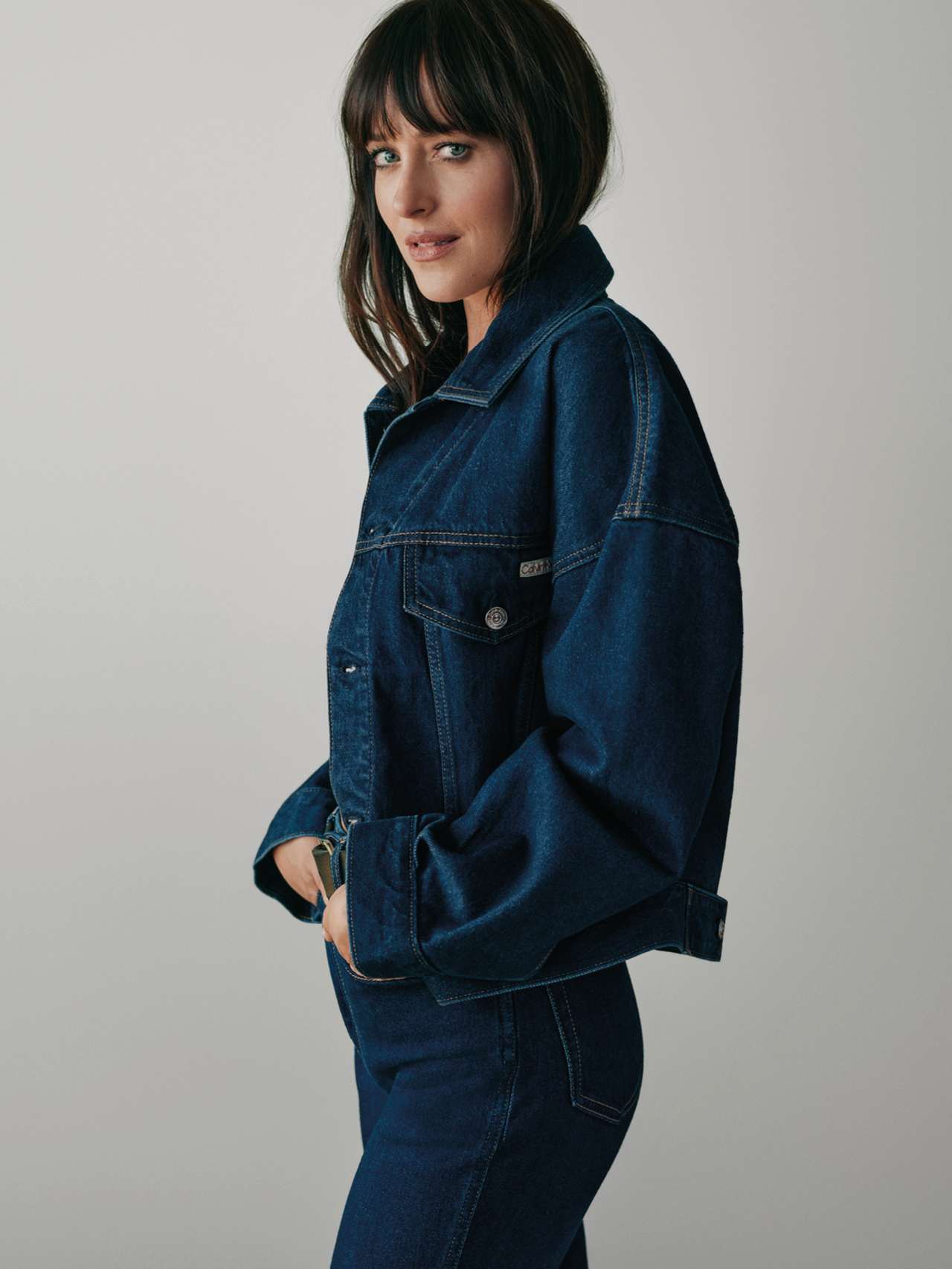 Dakota_Johnson_-_Calvin_Klein_28202629_28.jpg