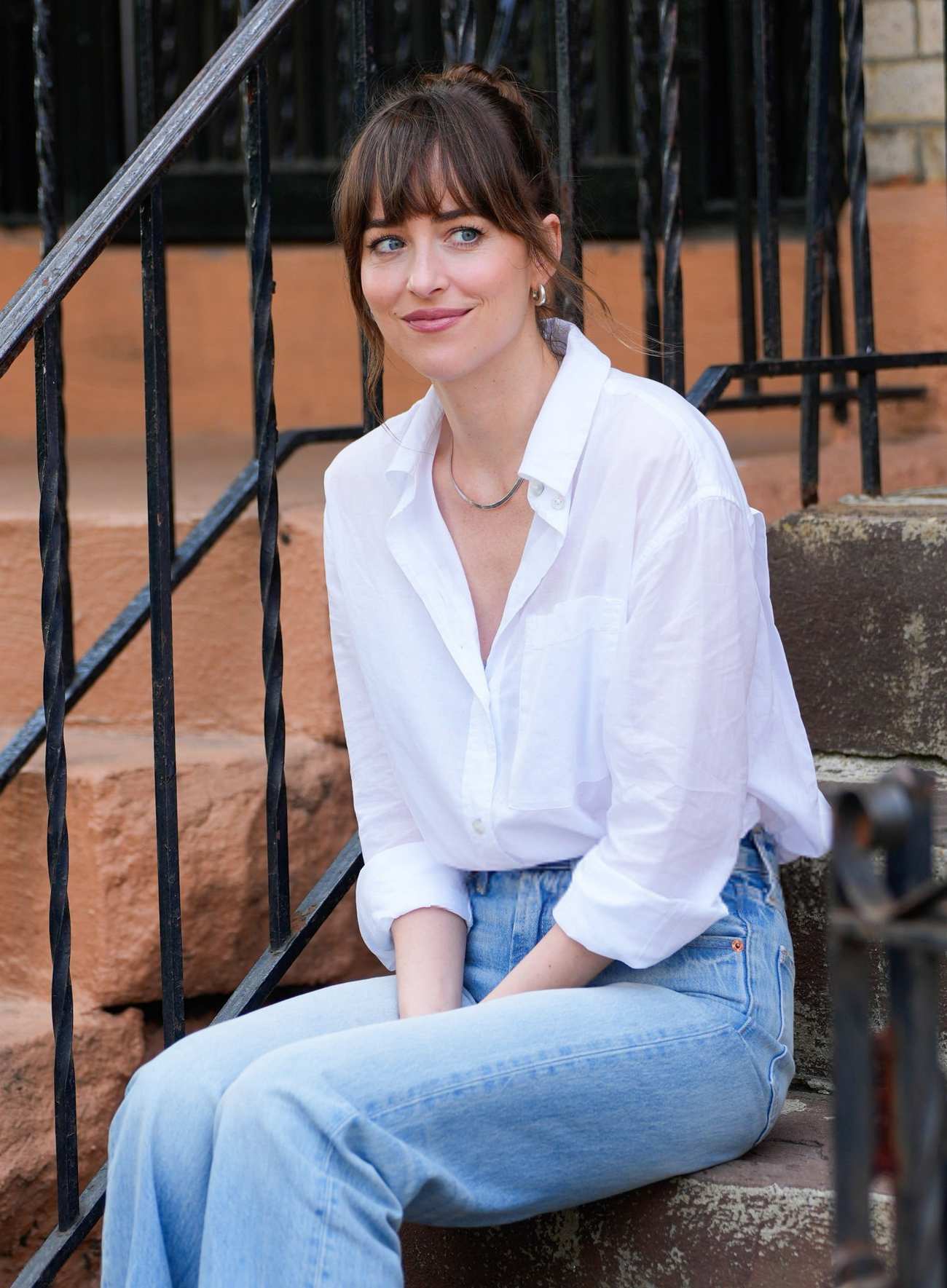 Dakota_Johnson_-_Filming__Materialists__in_New_York_June_52C_2024_01.jpg Dakota_Johnson_-_Filming__Materialists__in_New_York_June_52C_2024_01.jpg