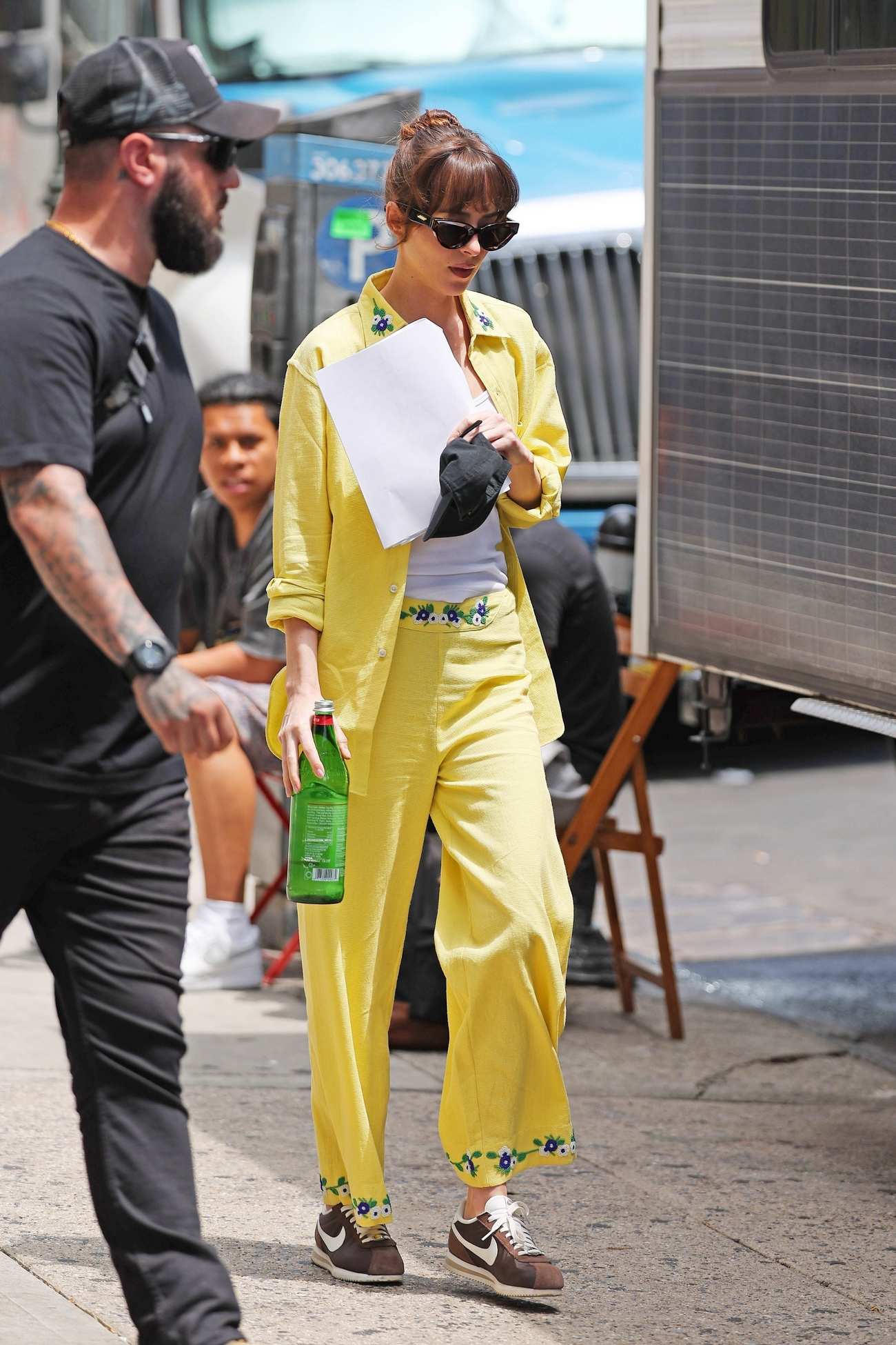 Dakota_Johnson_-_Filming__Materialists__in_New_York_June_52C_2024_21.jpg
