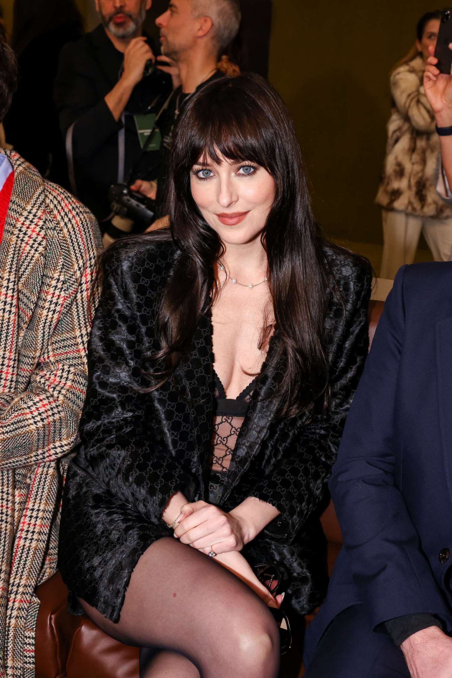 Dakota_Johnson_-_Gucci_fashion_show_in_Milan_February_242C_202303.jpg Dakota_Johnson_-_Gucci_fashion_show_in_Milan_February_242C_202303.jpg