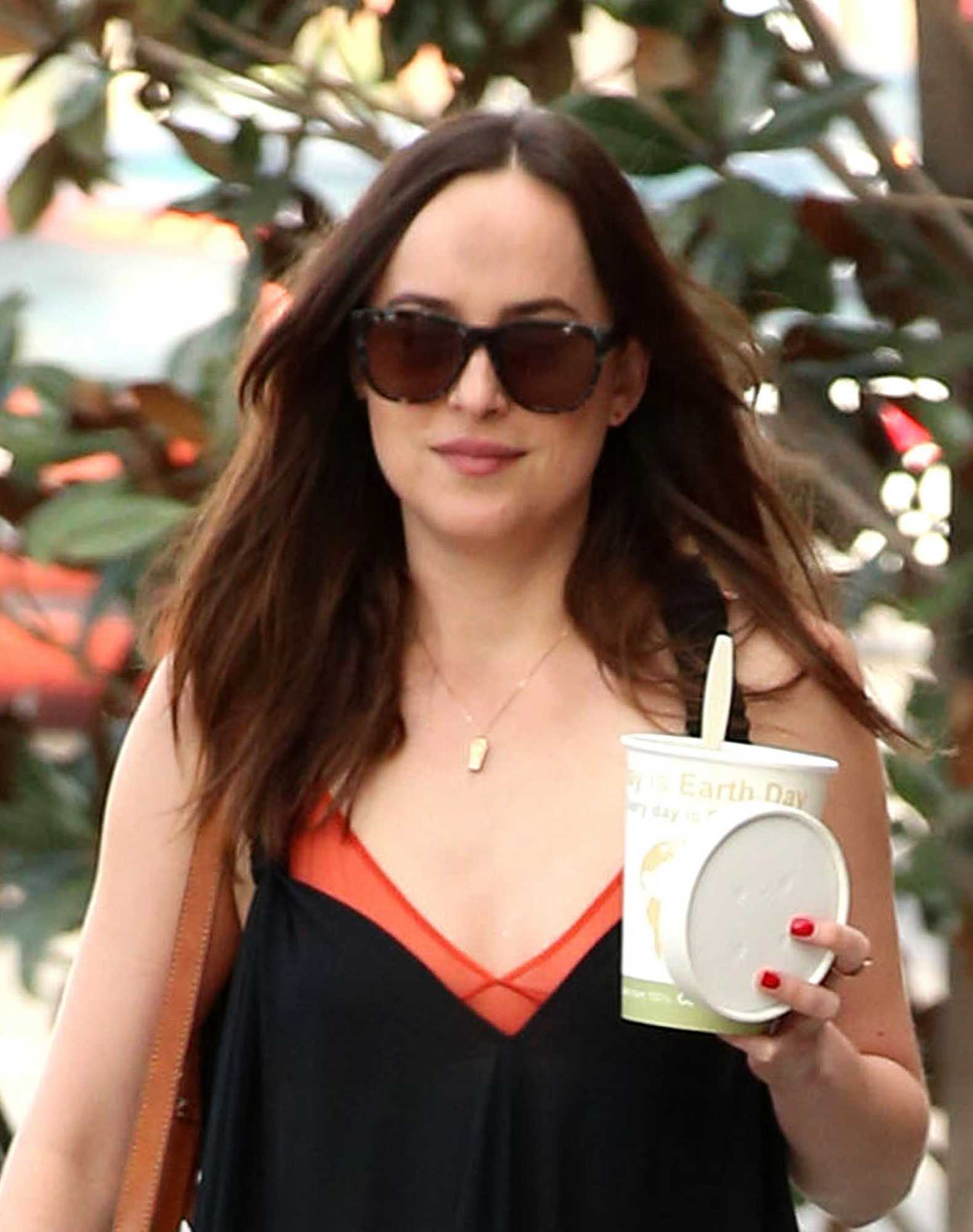 Dakota_Johnson_-_In_Los_Angeles_on_March_19-12.jpg