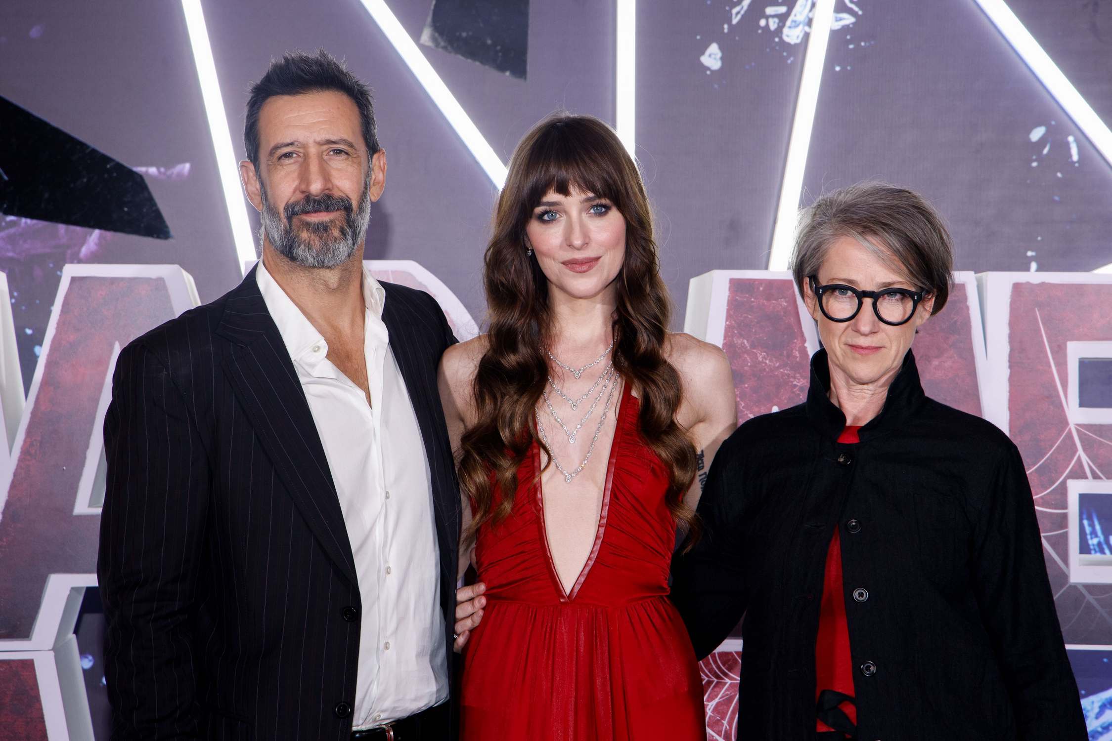 Dakota_Johnson_-_Madame_Web_film_premiere_at_Cinemex_Antara_Mexico_City_February_13_2024_19.jpg Dakota_Johnson_-_Madame_Web_film_premiere_at_Cinemex_Antara_Mexico_City_February_13_2024_19.jpg