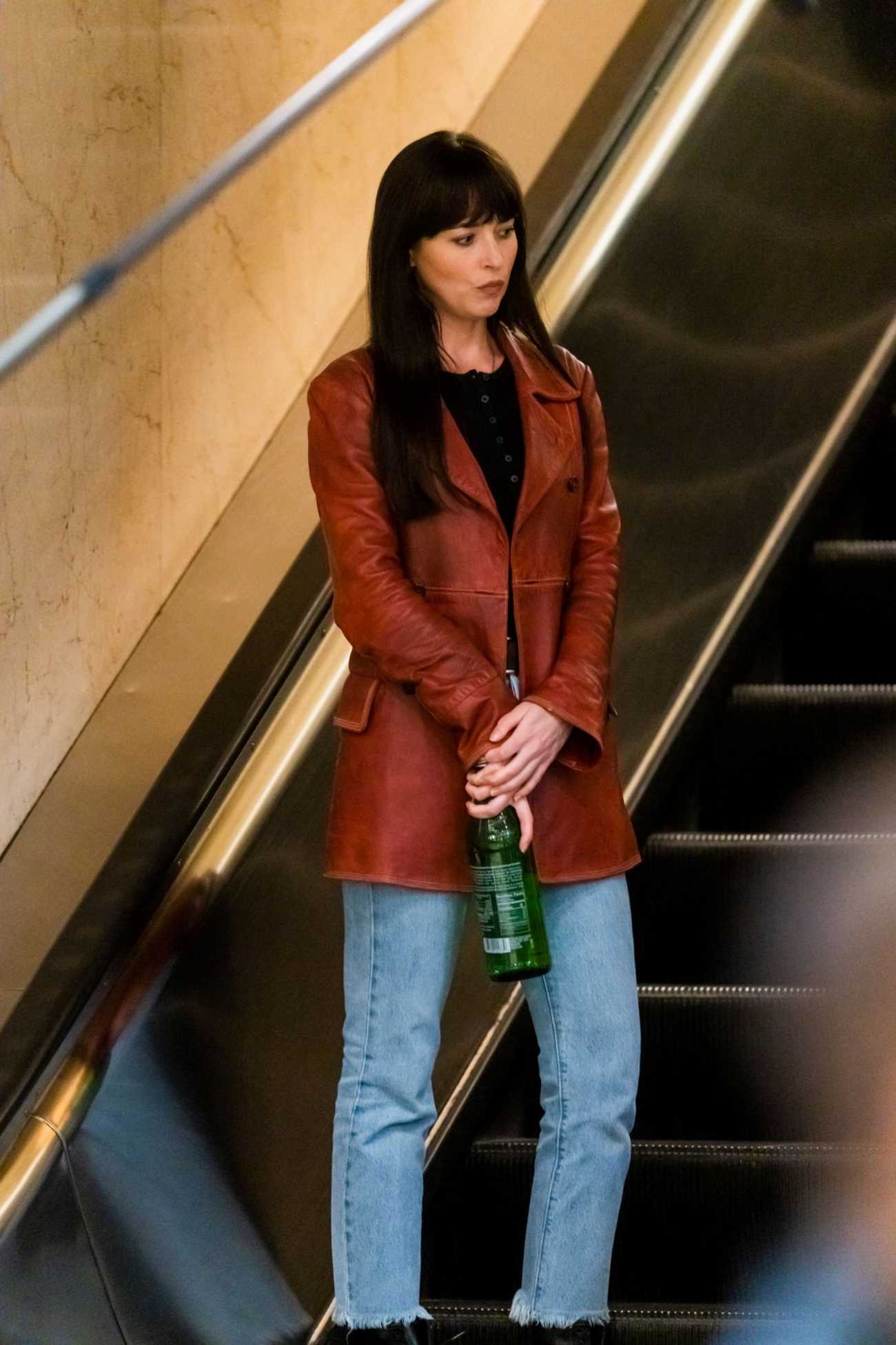 Dakota_Johnson_-_On_the_set_of__Madame_Web__in_Boston_1011202233.jpg Dakota_Johnson_-_On_the_set_of__Madame_Web__in_Boston_1011202233.jpg