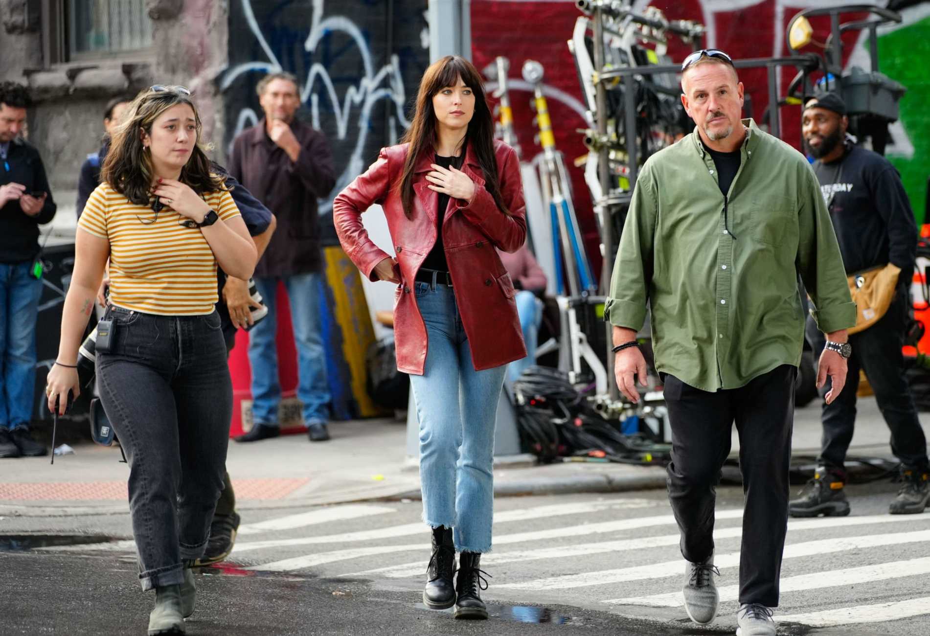 Dakota_Johnson_-_On_the_set_of__Madame_Web__in_Boston_1012202208.jpg Dakota_Johnson_-_On_the_set_of__Madame_Web__in_Boston_1012202208.jpg