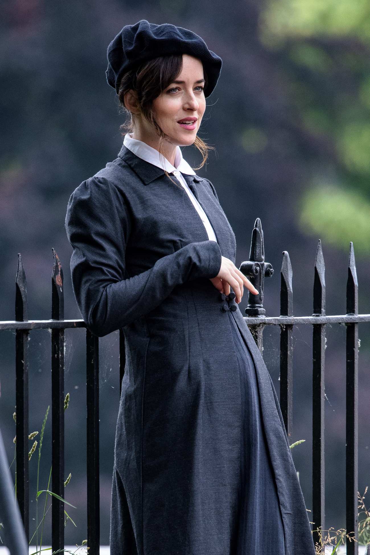 Dakota_Johnson_-_On_the_set_of__Persuasion__on_The_Royal_Crescent_In_Bath2C_UK_06242021_13.jpg Dakota_Johnson_-_On_the_set_of__Persuasion__on_The_Royal_Crescent_In_Bath2C_UK_06242021_13.jpg
