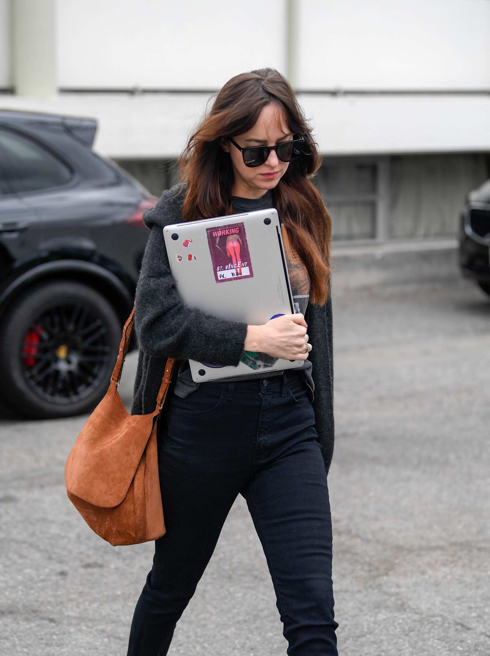 Dakota_Johnson_-_Out_In_Los_Angeles2C_04042019-04.jpg Dakota_Johnson_-_Out_In_Los_Angeles2C_04042019-04.jpg
