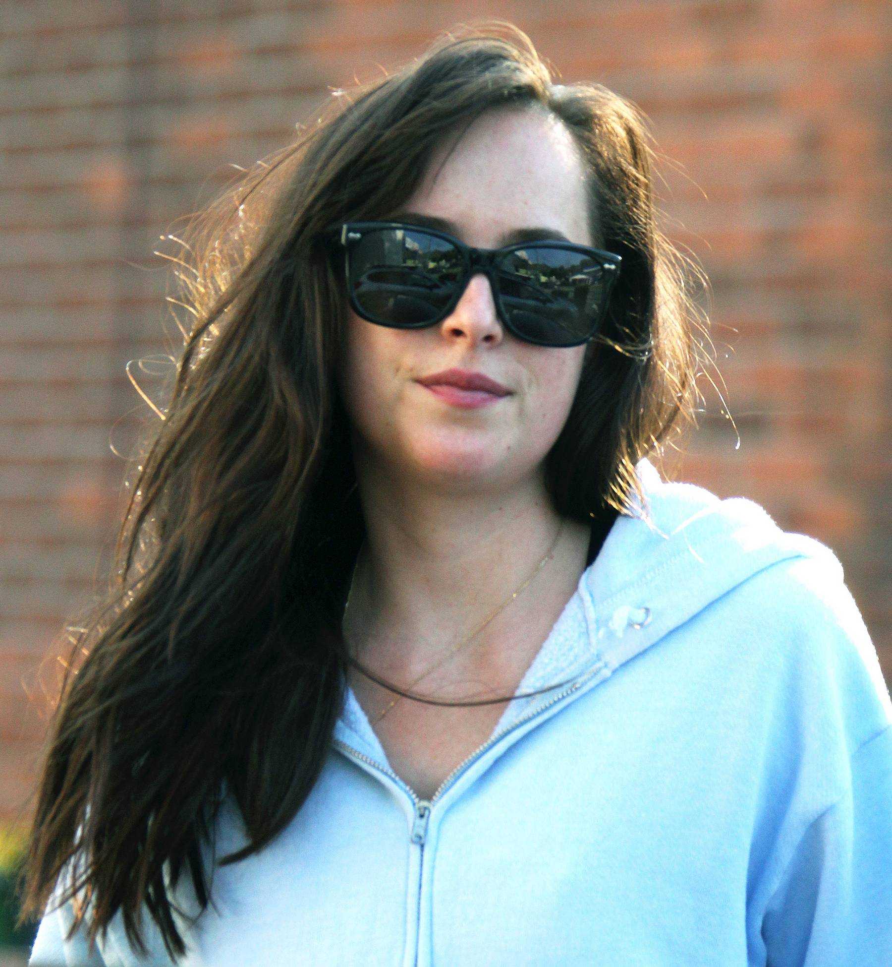 Dakota_Johnson_-_Out_in_Los_Angeles_on_October_13-04.jpg