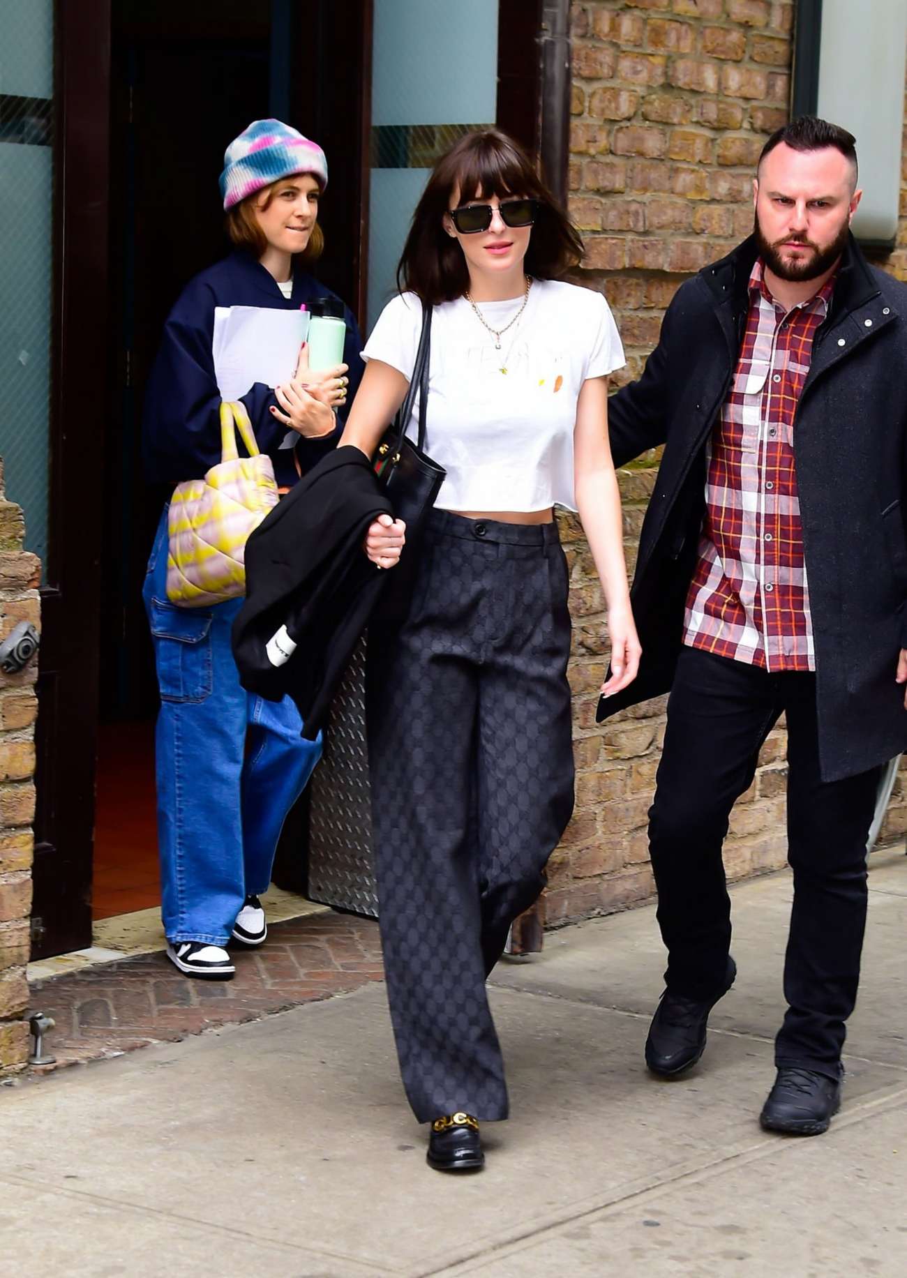 Dakota_Johnson_-_Out_in_New_York_0427202303.jpg Dakota_Johnson_-_Out_in_New_York_0427202303.jpg