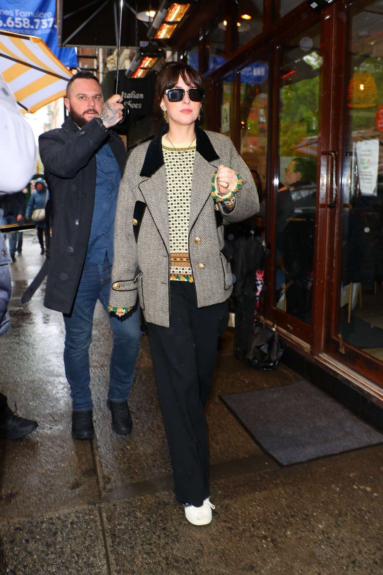 Dakota_Johnson_-_Out_in_New_York_0429202302.jpg Dakota_Johnson_-_Out_in_New_York_0429202302.jpg