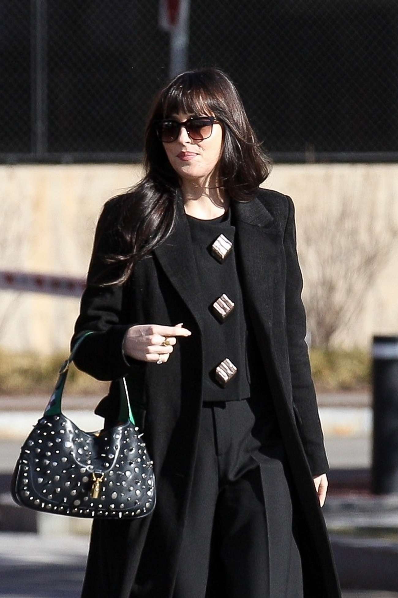 Dakota_Johnson_-_Outside_Harvard_Business_School_in_Boston_0211202304.jpg