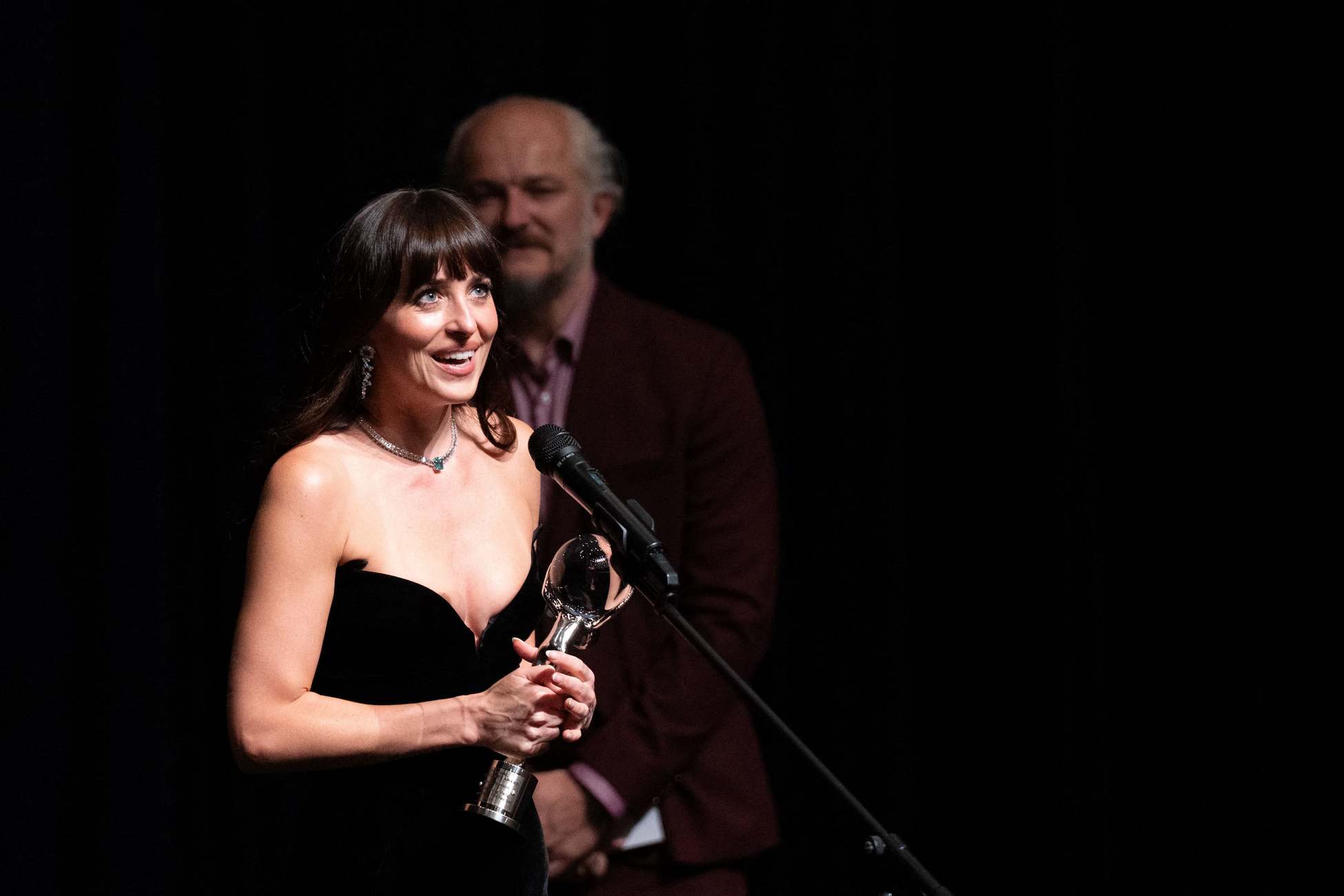 Dakota_Johnson_-_Receives_KVIFF_President_s_Award_-_59th_Karlovy_Vary_International_Film_Festival_-_July_52C_2025_18.jpg Dakota_Johnson_-_Receives_KVIFF_President_s_Award_-_59th_Karlovy_Vary_International_Film_Festival_-_July_52C_2025_18.jpg