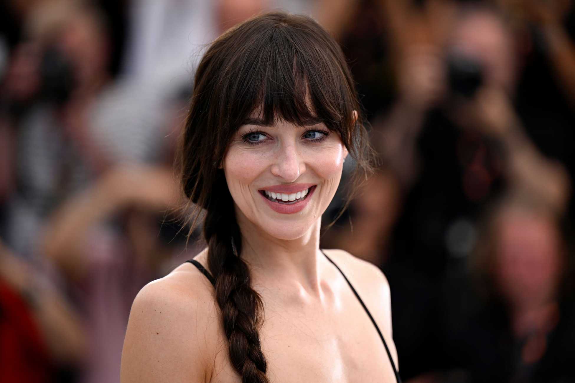 Dakota_Johnson_-_Splitsville_photocall_at_the_78th_annual_Cannes_Film_Festival_in_Cannes2C_France_28May_192C_202529_12.jpg
