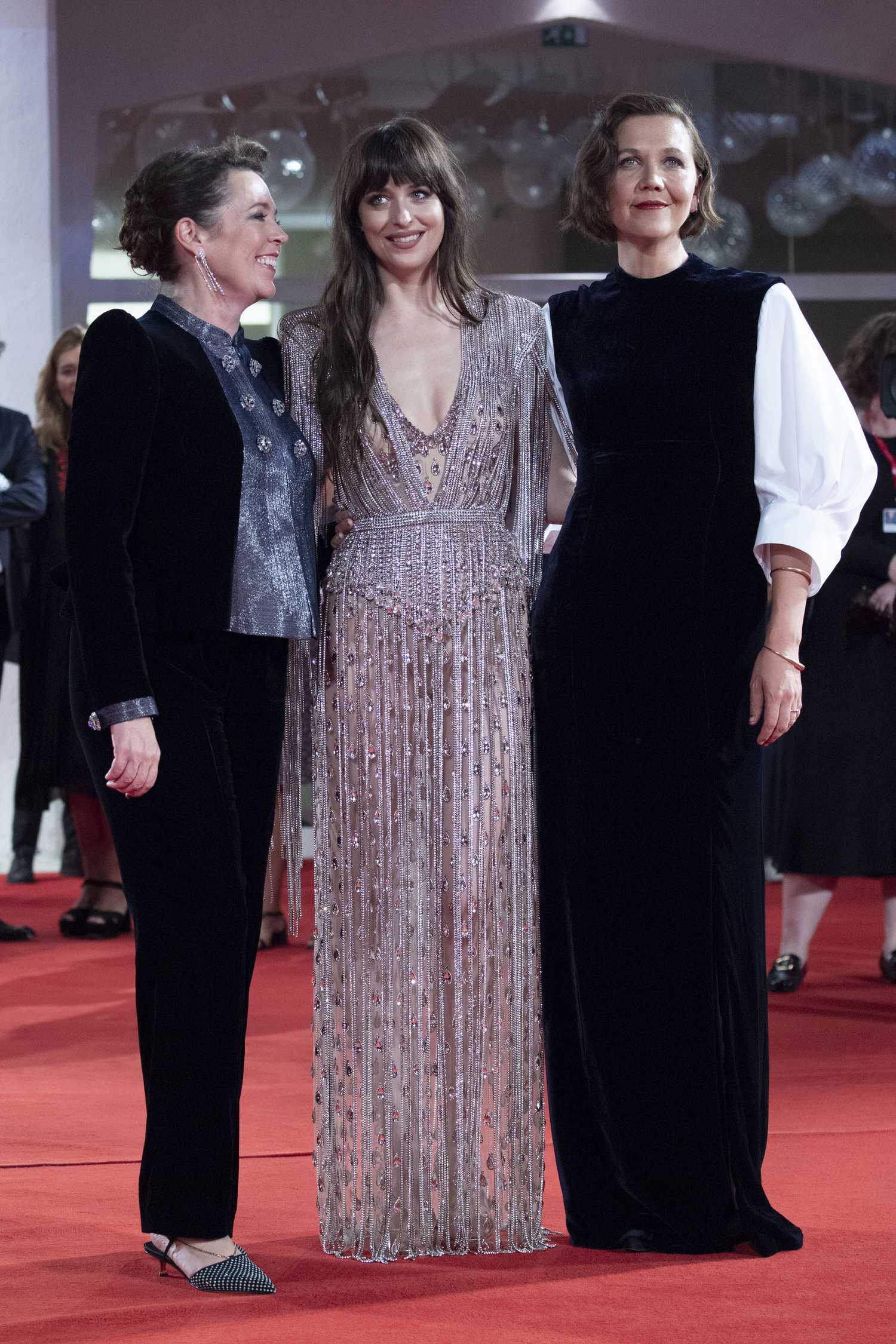 Dakota_Johnson_-_The_Lost_Daughter_Premiere_during_the_78th_Venice_International_Film_Festival_on_September_032C_2021_00021.jpg Dakota_Johnson_-_The_Lost_Daughter_Premiere_during_the_78th_Venice_International_Film_Festival_on_September_032C_2021_00021.jpg