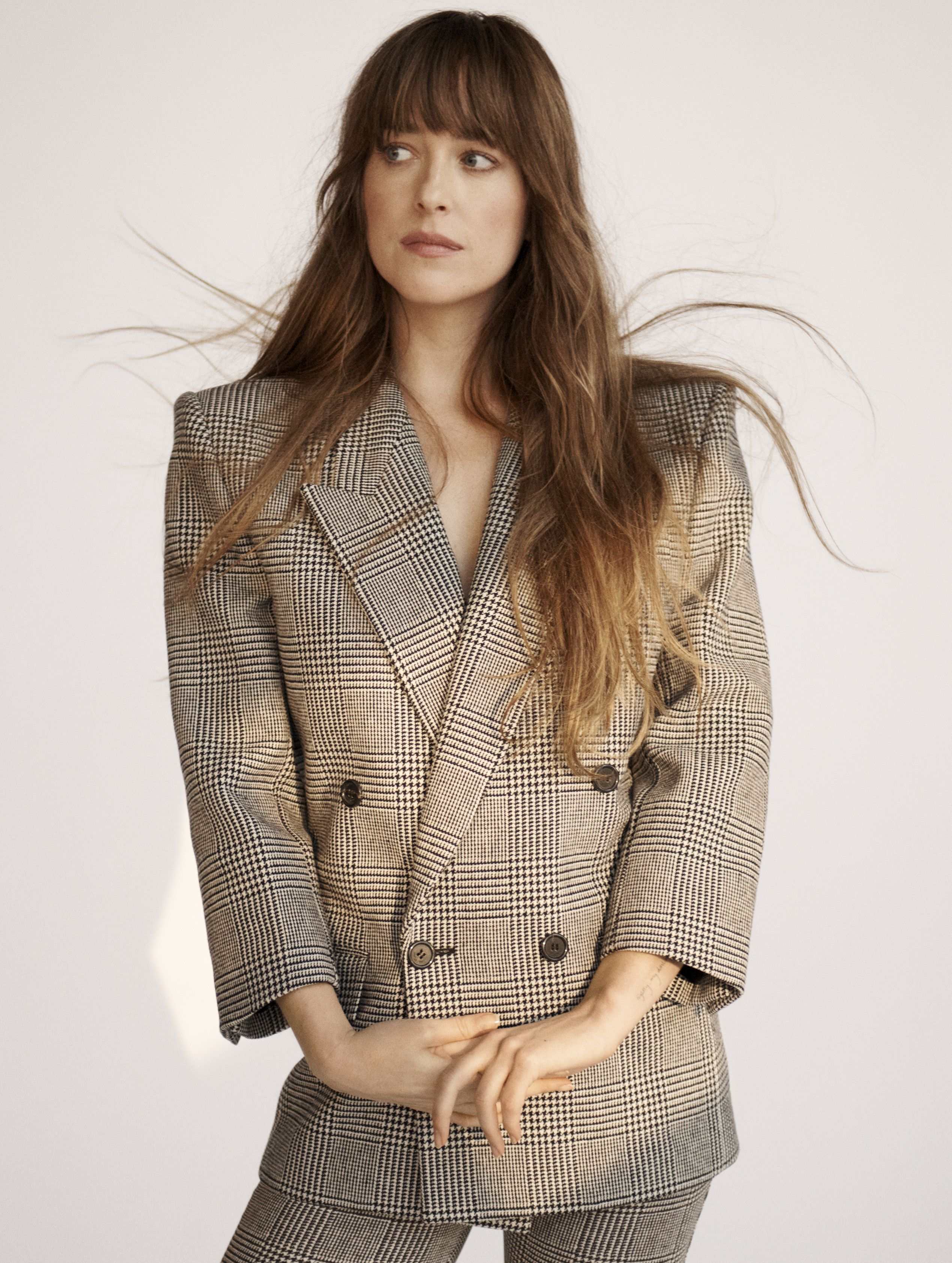 Dakota_Johnson_-_UK_Elle_February_202201.jpg Dakota_Johnson_-_UK_Elle_February_202201.jpg