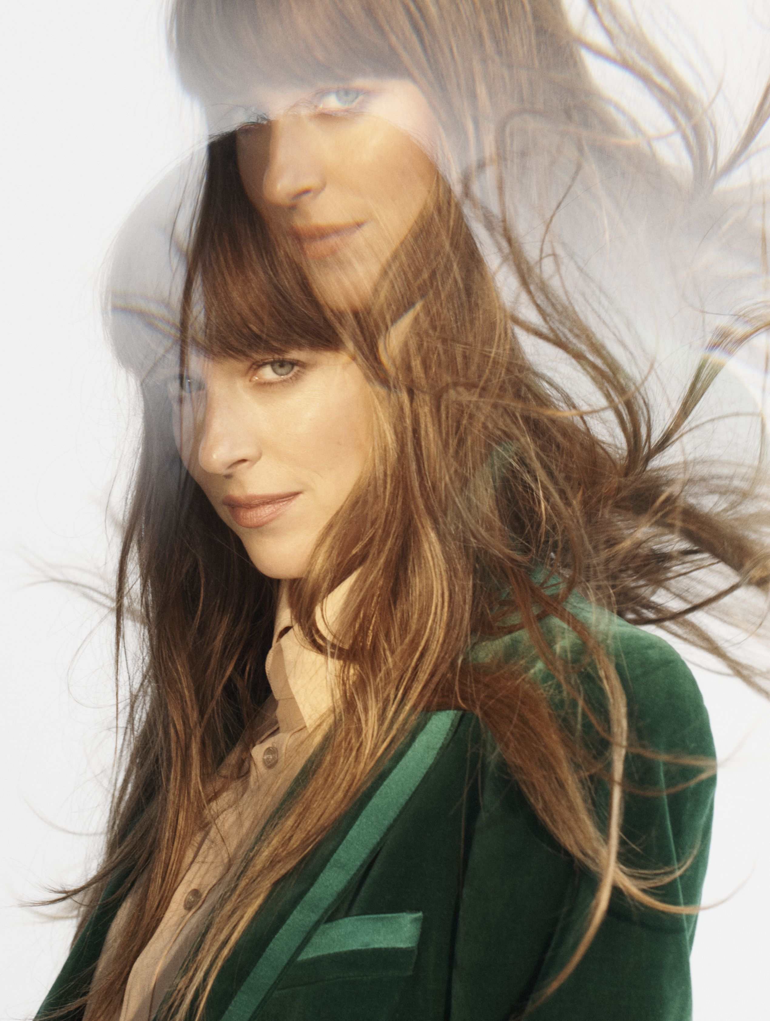Dakota_Johnson_-_UK_Elle_February_202205.jpg
