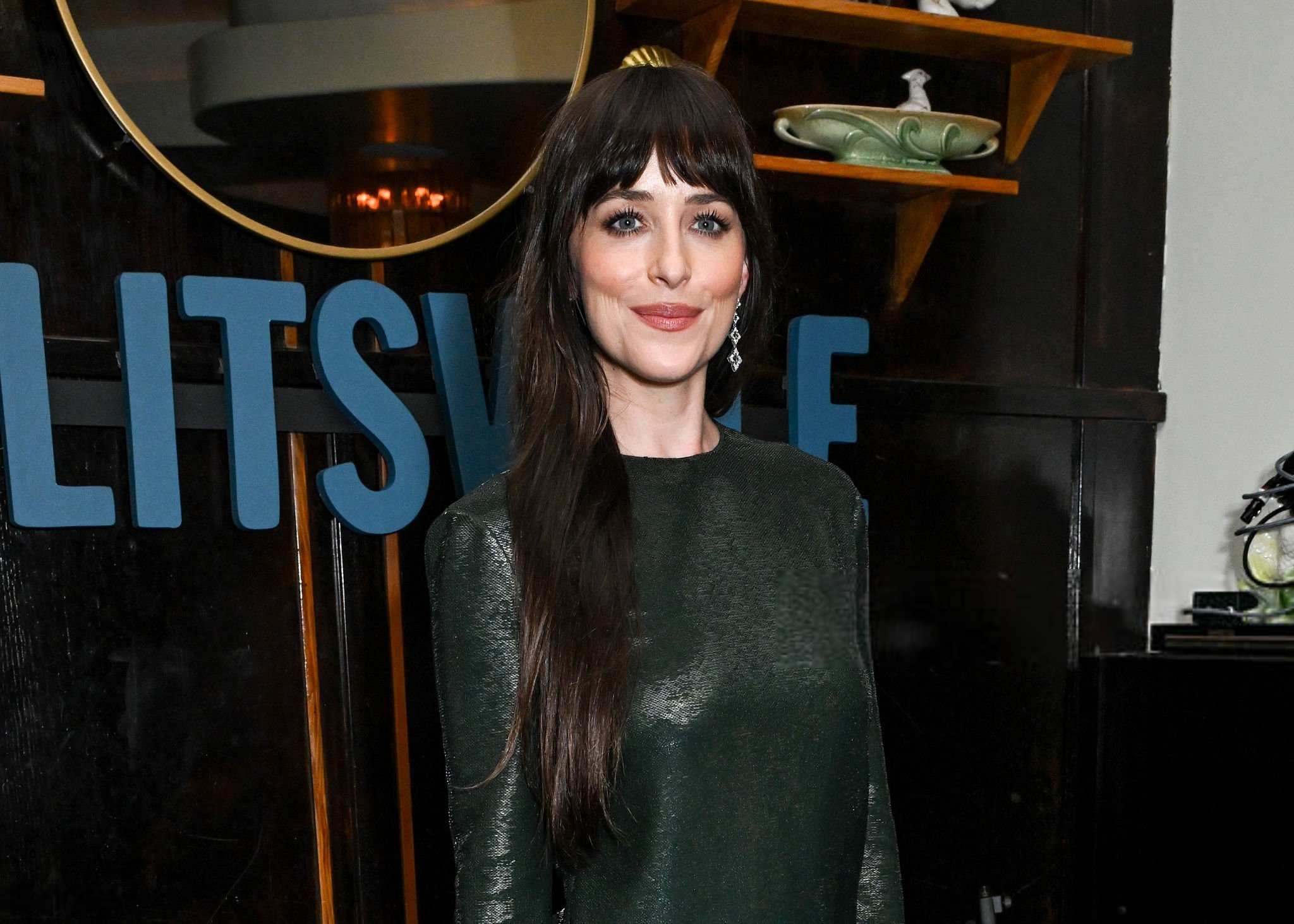 Dakota_Johnson_-_attends_Splitsville_L_A__Premiere_Party_at_Delilah2C_Los_Angeles_CA_-_August_192C_2025_04.jpg Dakota_Johnson_-_attends_Splitsville_L_A__Premiere_Party_at_Delilah2C_Los_Angeles_CA_-_August_192C_2025_04.jpg