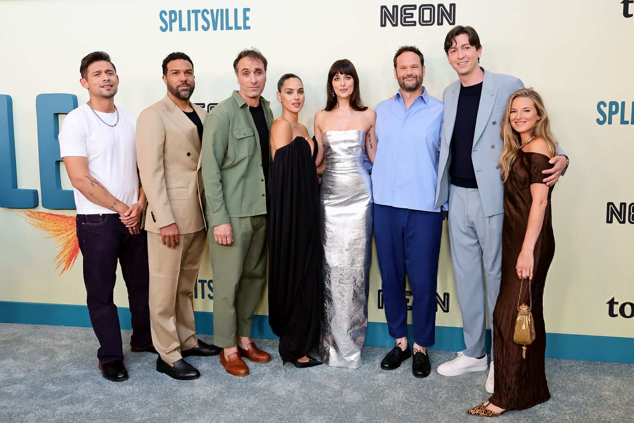 Dakota_Johnson_-_attends_the_L_A__premiere_of_Splitsville2C_Los_Angeles_CA_-_August_192C_2025_17.jpg