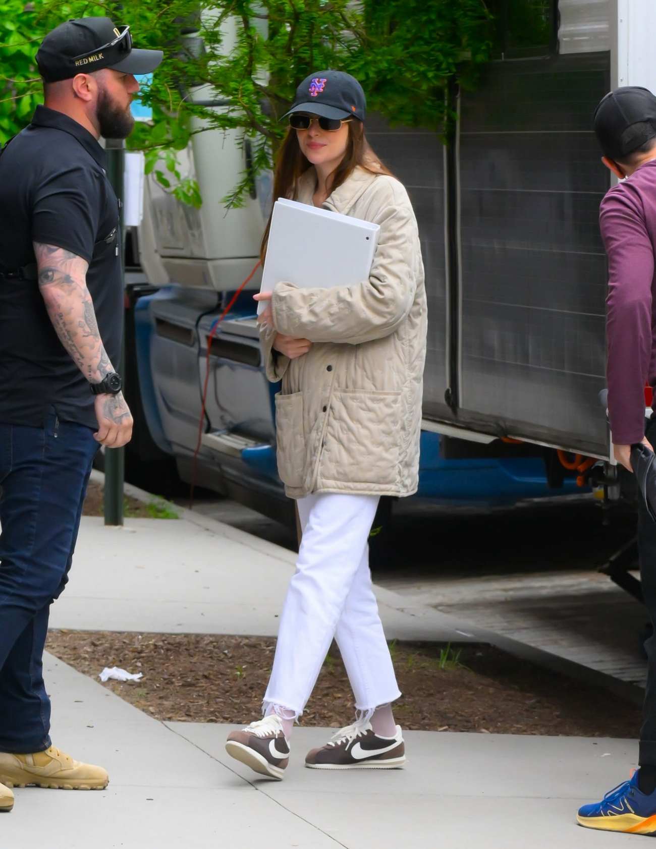 Dakota_Johnson_-_is_seen_filming_Materialists_in_Tribeca_on_May_92C_2024_in_New_York_City_03.jpg Dakota_Johnson_-_is_seen_filming_Materialists_in_Tribeca_on_May_92C_2024_in_New_York_City_03.jpg