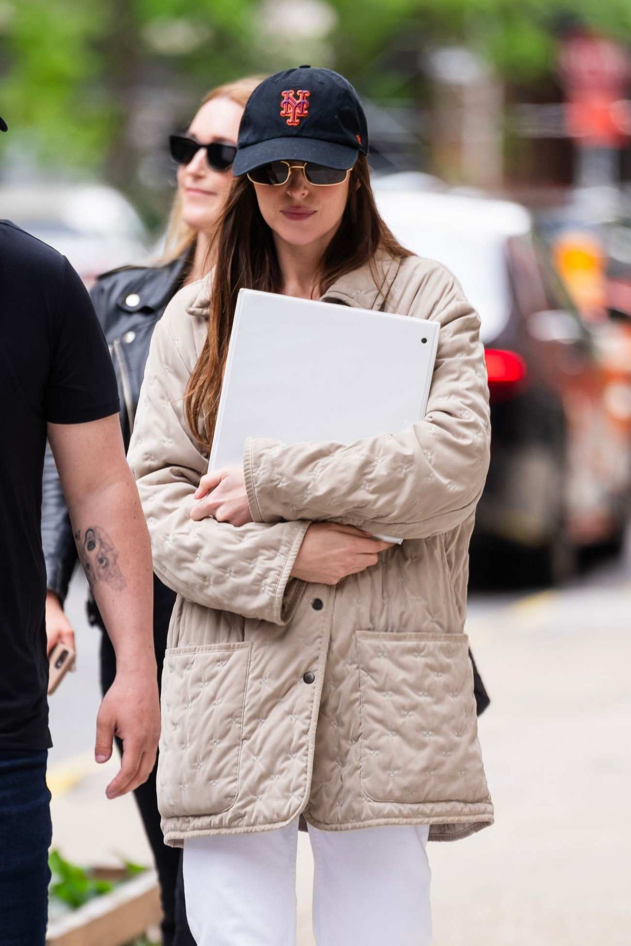 Dakota_Johnson_-_is_seen_filming_Materialists_in_Tribeca_on_May_92C_2024_in_New_York_City_04.jpg Dakota_Johnson_-_is_seen_filming_Materialists_in_Tribeca_on_May_92C_2024_in_New_York_City_04.jpg