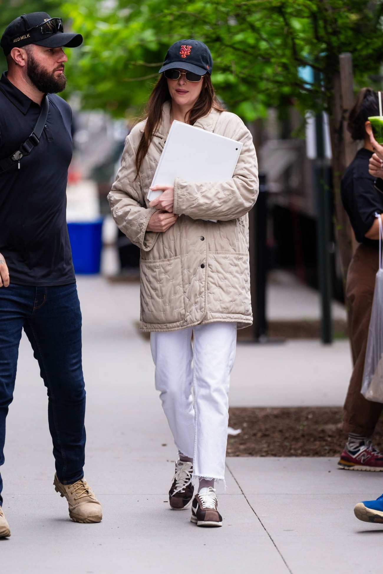 Dakota_Johnson_-_is_seen_filming_Materialists_in_Tribeca_on_May_92C_2024_in_New_York_City_05.jpg Dakota_Johnson_-_is_seen_filming_Materialists_in_Tribeca_on_May_92C_2024_in_New_York_City_05.jpg