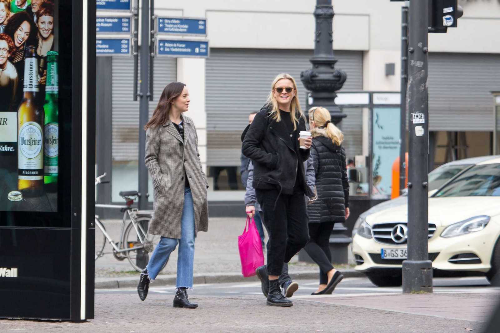 Dakota_Johnson_-_out_and_about_in_Berlin_Charlottenburg2C_Germany_on_March_6-01.jpg