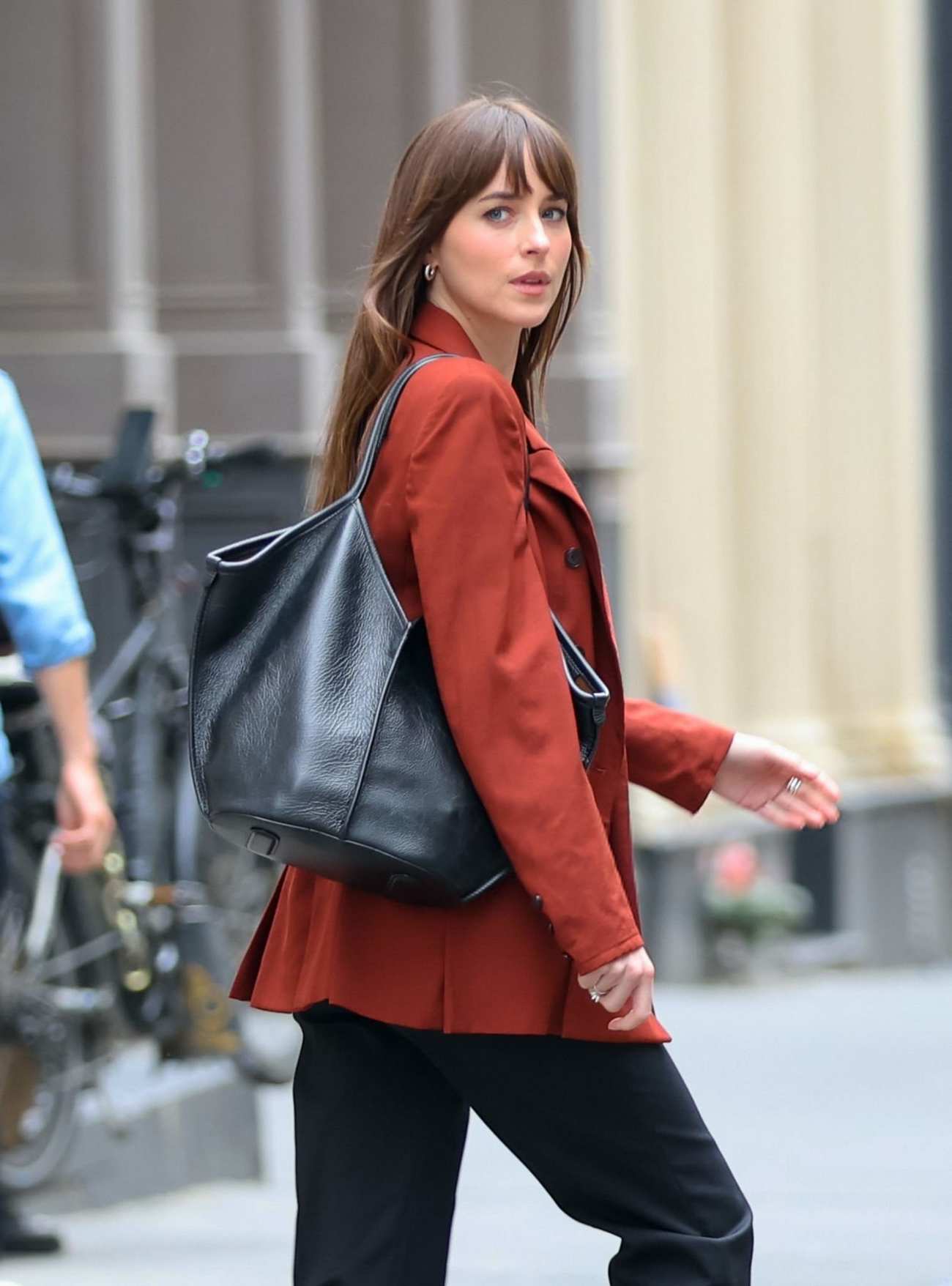 Dakota_Johnson_-_seen_at_the_movie_set_of_the__Materialists__in_New_York_May_162C_2024_25.jpg