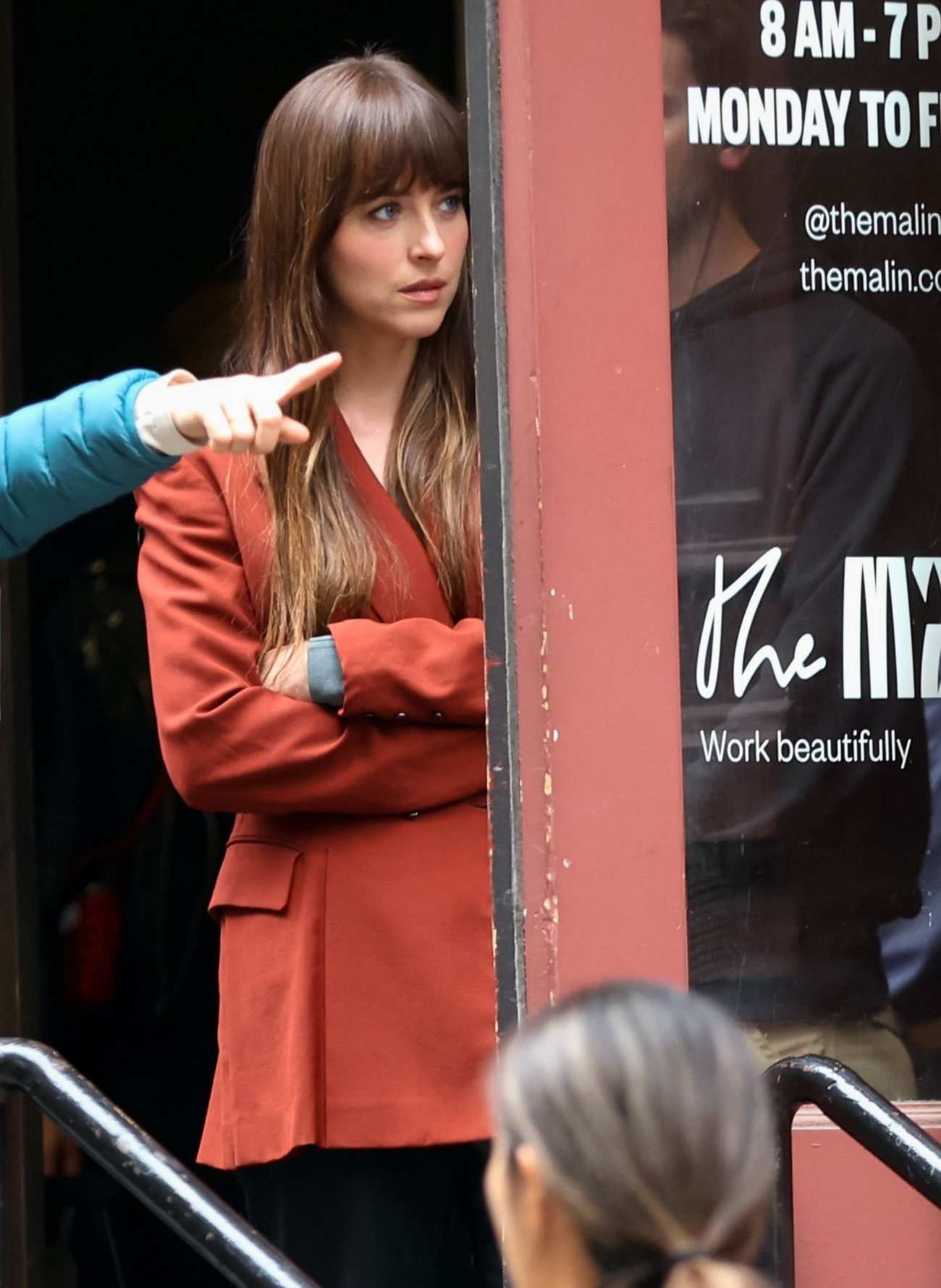 Dakota_Johnson_-_seen_at_the_movie_set_of_the__Materialists__in_New_York_May_162C_2024_42.jpg Dakota_Johnson_-_seen_at_the_movie_set_of_the__Materialists__in_New_York_May_162C_2024_42.jpg