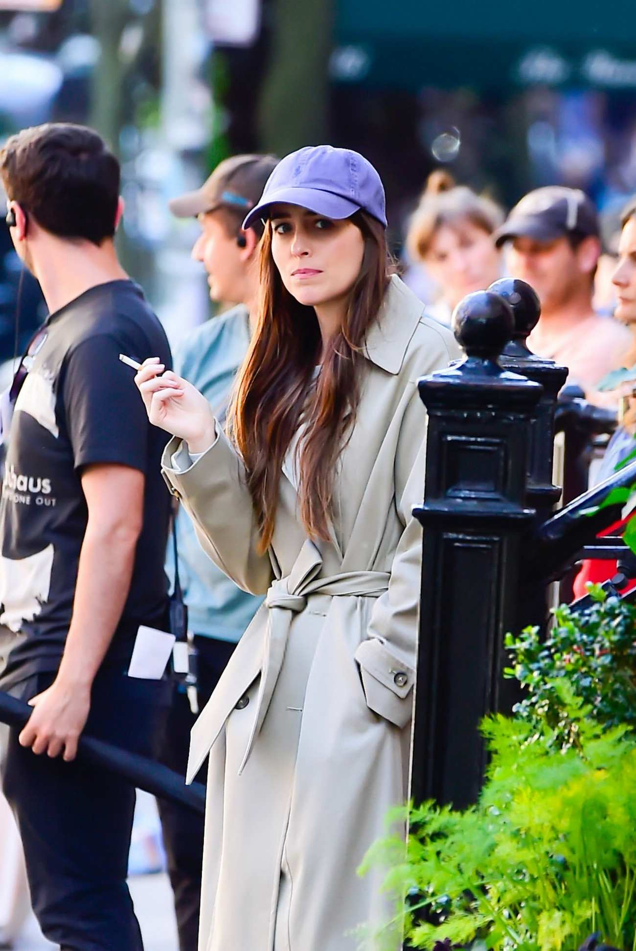 Dakota_Johnson_-_seen_at_the_movie_set_of_the__Materialists__in_New_York_May_282C_2024_01.jpg Dakota_Johnson_-_seen_at_the_movie_set_of_the__Materialists__in_New_York_May_282C_2024_01.jpg