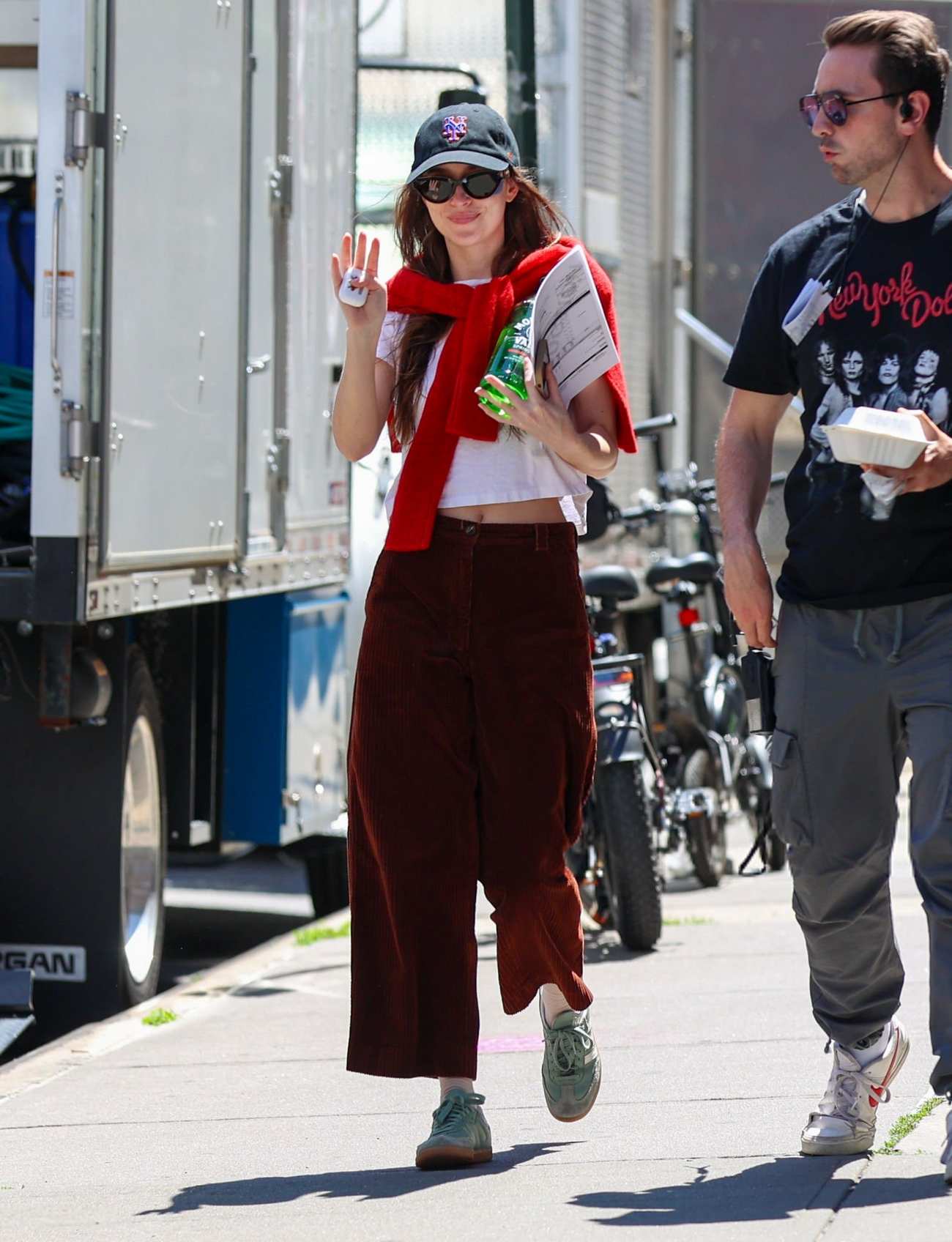 Dakota_Johnson_-_seen_at_the_movie_set_of_the__Materialists__in_New_York_May_312C_2024_08.jpg