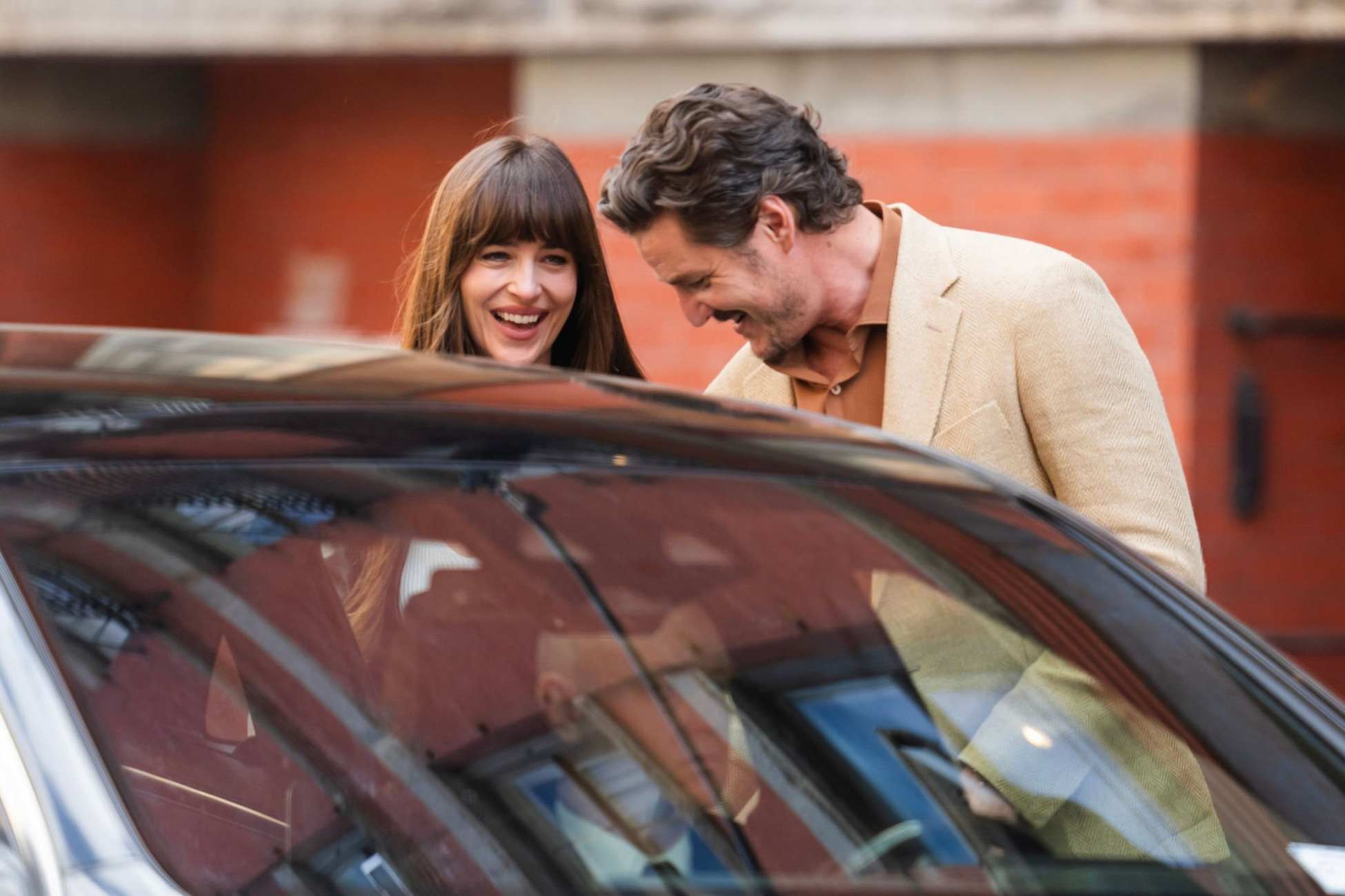 Dakota_Johnson_-_seen_at_the_movie_set_of_the__Materialists__in_New_York_May_82C_2024_24.jpg