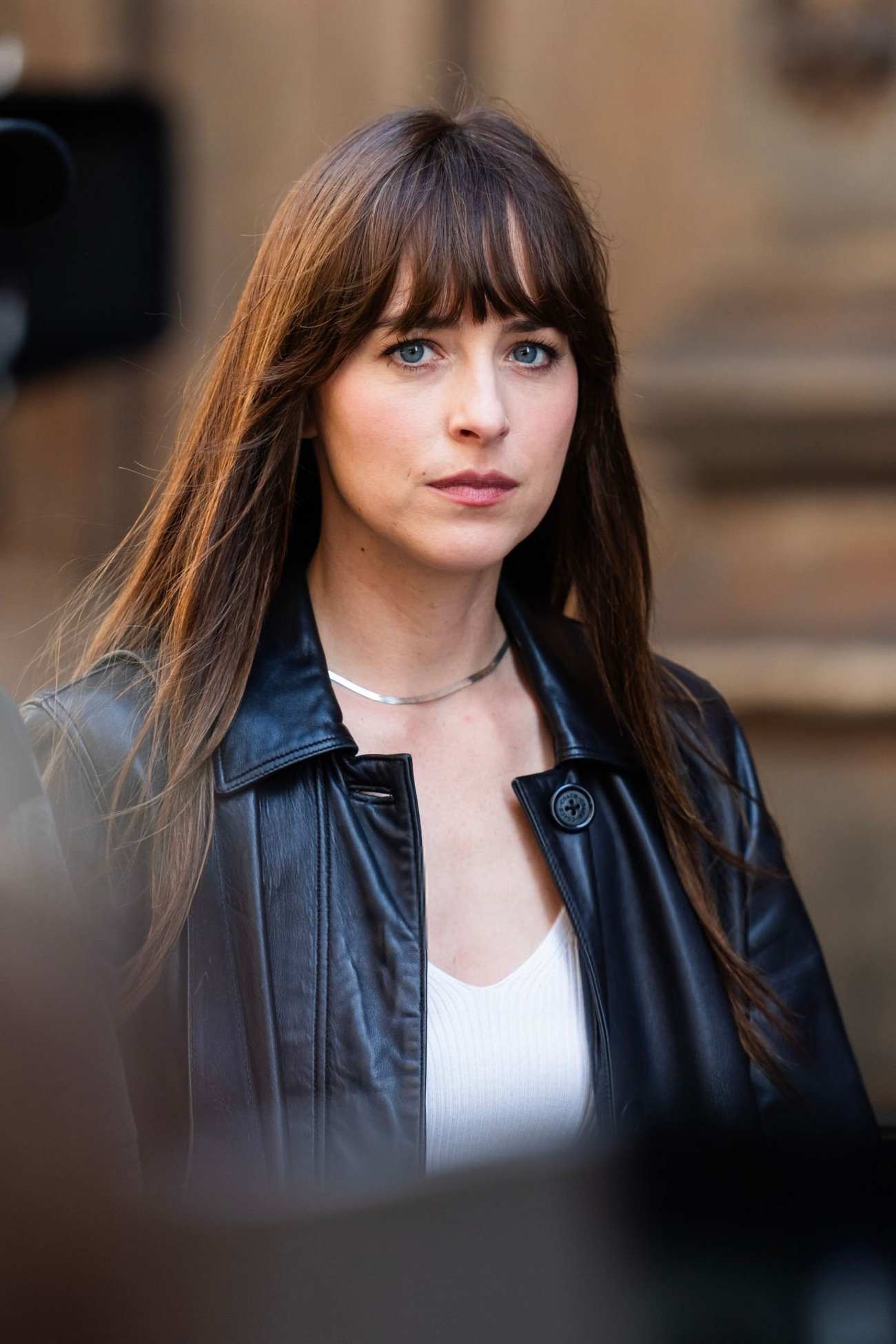 Dakota_Johnson_-_seen_at_the_movie_set_of_the__Materialists__in_New_York_May_82C_2024_34.jpg