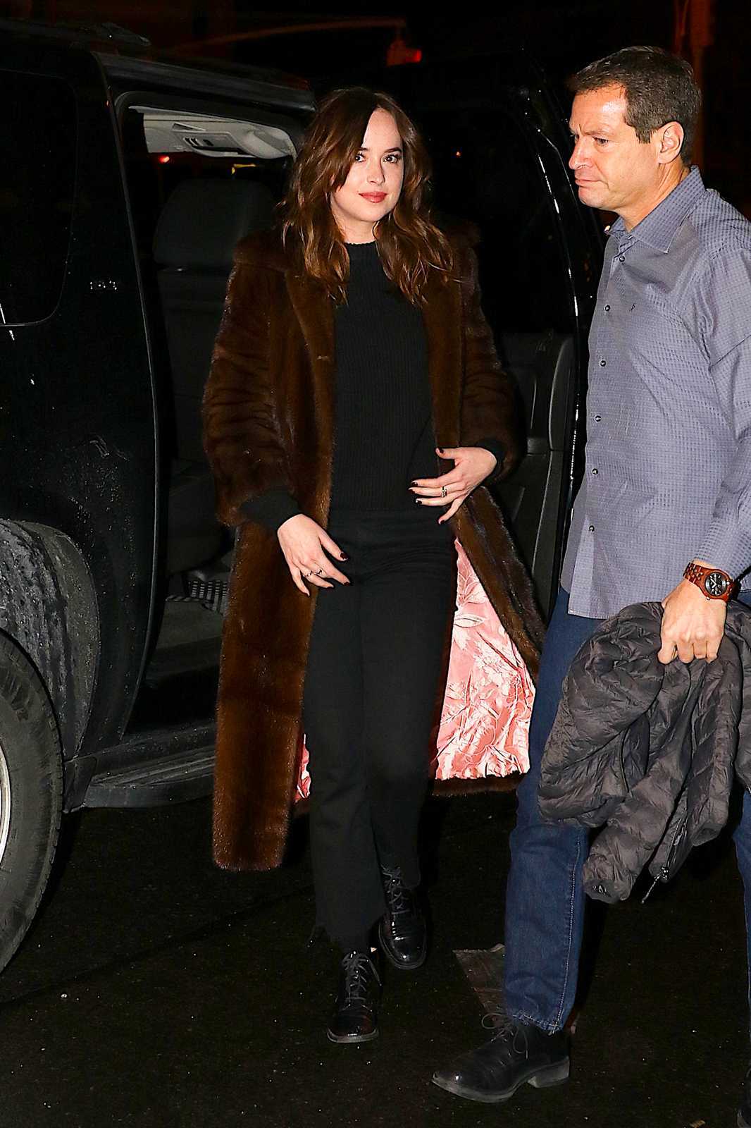 Dakota_Johnson_Leaving_THe_Bowery_Hotel_in_NYC_on_January_31-23.jpg Dakota_Johnson_Leaving_THe_Bowery_Hotel_in_NYC_on_January_31-23.jpg