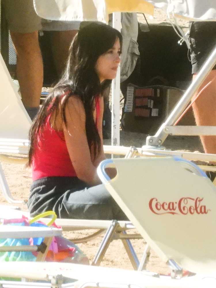 Dakota_Johnson___Olivia_Colman_-_Filming_Lost_Daughter_in_Spetses_Island2C_Greece2C_October_132C_2020-03.jpg Dakota_Johnson___Olivia_Colman_-_Filming_Lost_Daughter_in_Spetses_Island2C_Greece2C_October_132C_2020-03.jpg