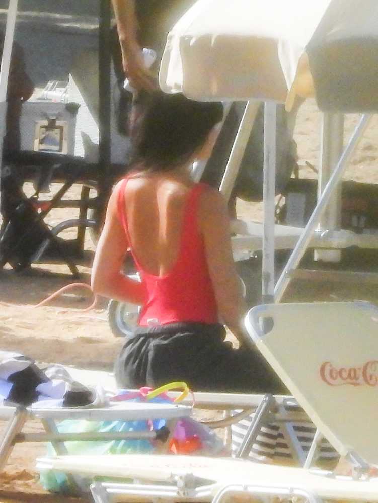 Dakota_Johnson___Olivia_Colman_-_Filming_Lost_Daughter_in_Spetses_Island2C_Greece2C_October_132C_2020-04.jpg Dakota_Johnson___Olivia_Colman_-_Filming_Lost_Daughter_in_Spetses_Island2C_Greece2C_October_132C_2020-04.jpg