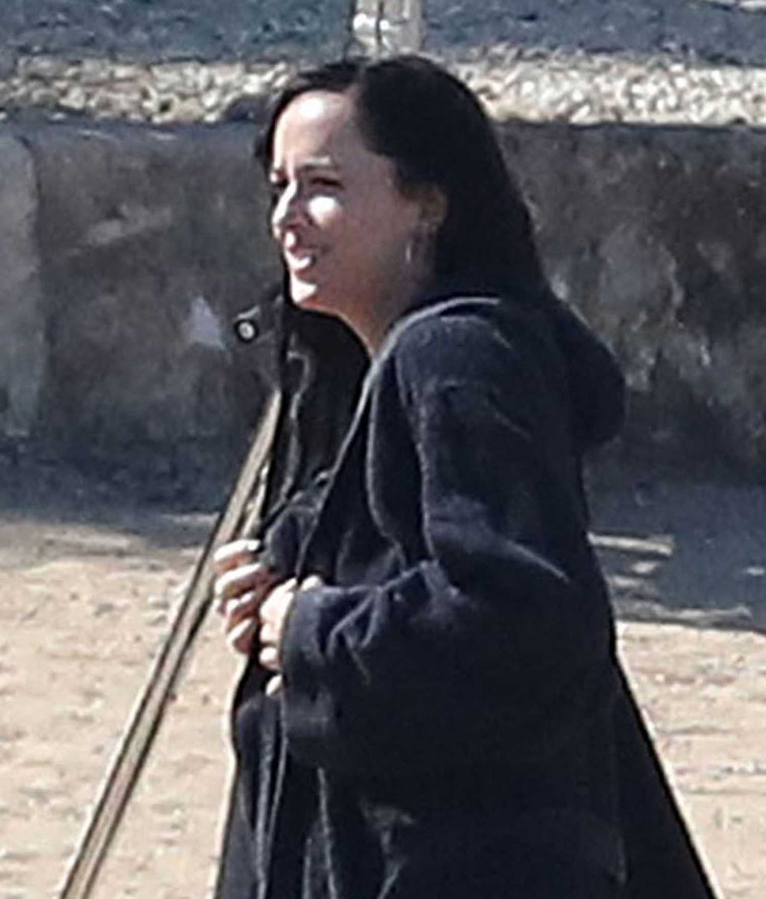 Dakota_Johnson___Olivia_Colman_-_Filming_Lost_Daughter_in_Spetses_Island2C_Greece2C_October_142C_2020-02.jpg Dakota_Johnson___Olivia_Colman_-_Filming_Lost_Daughter_in_Spetses_Island2C_Greece2C_October_142C_2020-02.jpg
