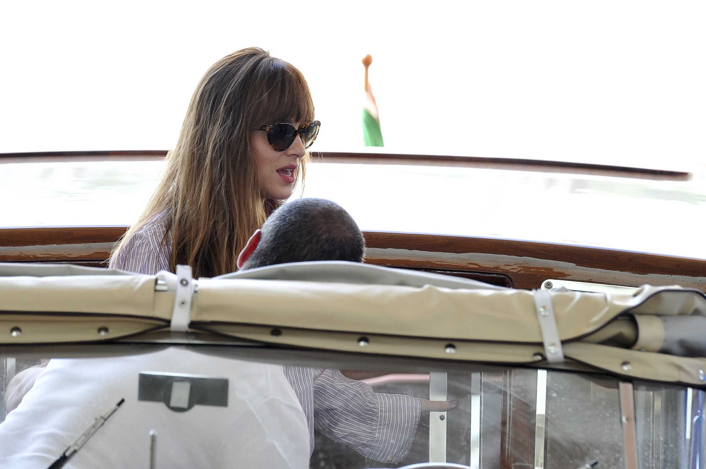 Dakota_Johnson_is_seen_leaving_Venice_on_September_3-01.jpg