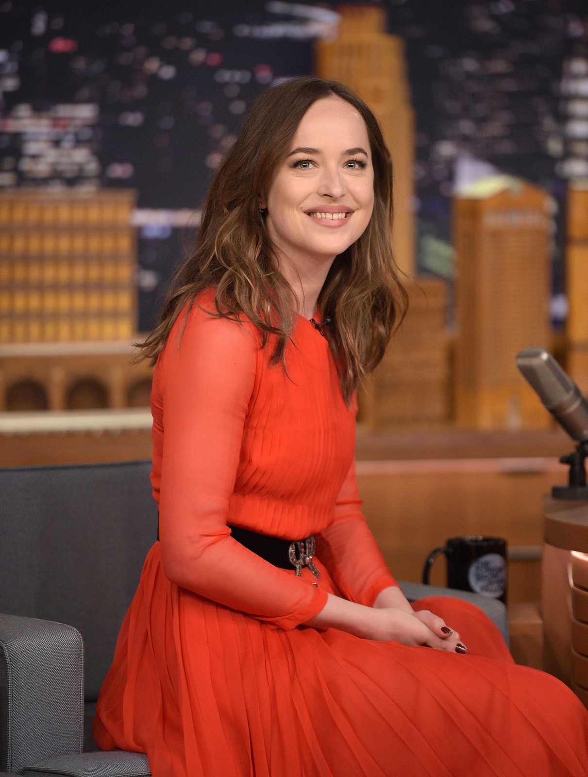 Dakota_Johnson_on_Tonight_Show_with_Jimmy_Fallon_Stills_-_January_312C_2017-04.jpg Dakota_Johnson_on_Tonight_Show_with_Jimmy_Fallon_Stills_-_January_312C_2017-04.jpg