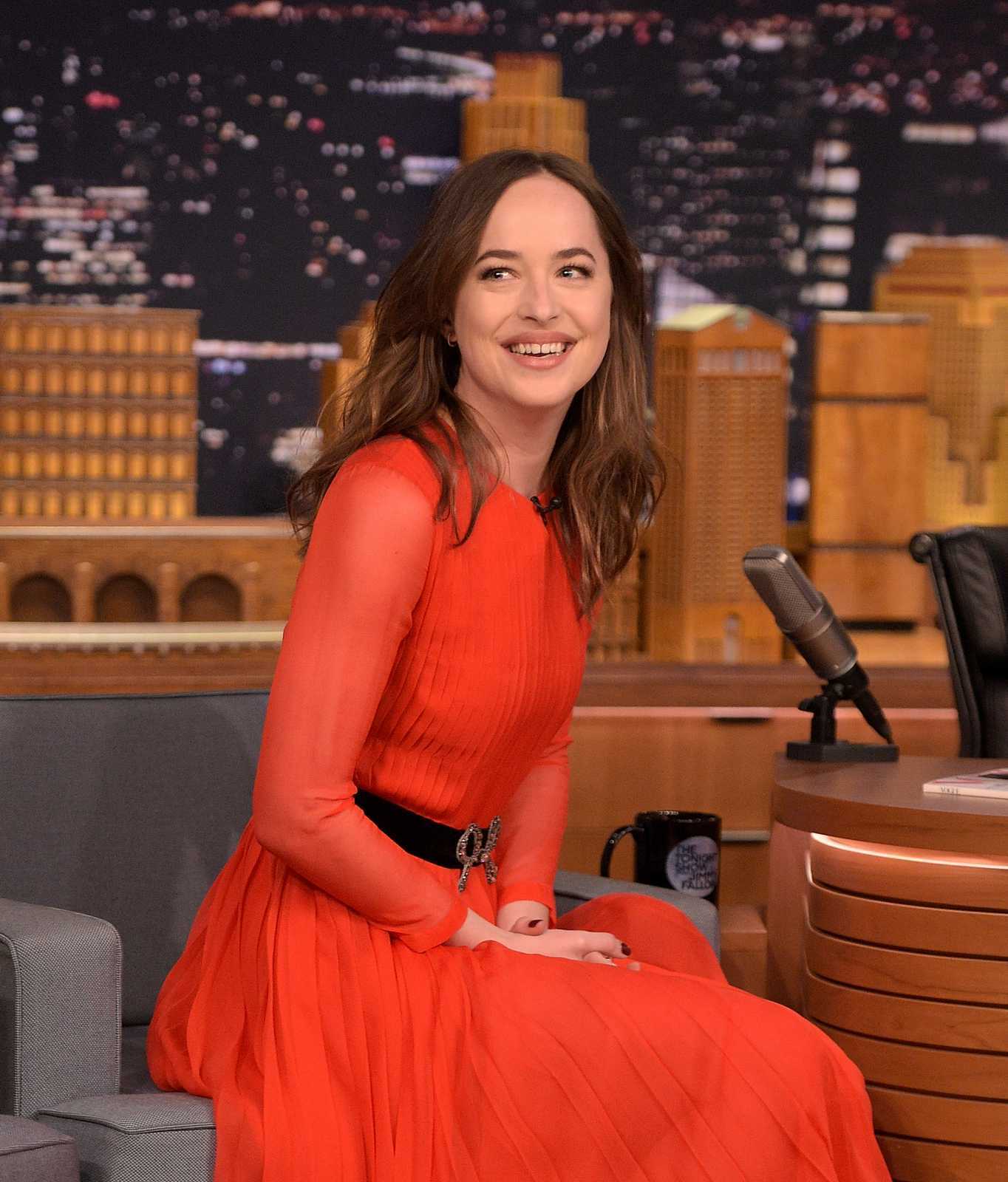 Dakota_Johnson_on_Tonight_Show_with_Jimmy_Fallon_Stills_-_January_312C_2017-09.jpg Dakota_Johnson_on_Tonight_Show_with_Jimmy_Fallon_Stills_-_January_312C_2017-09.jpg