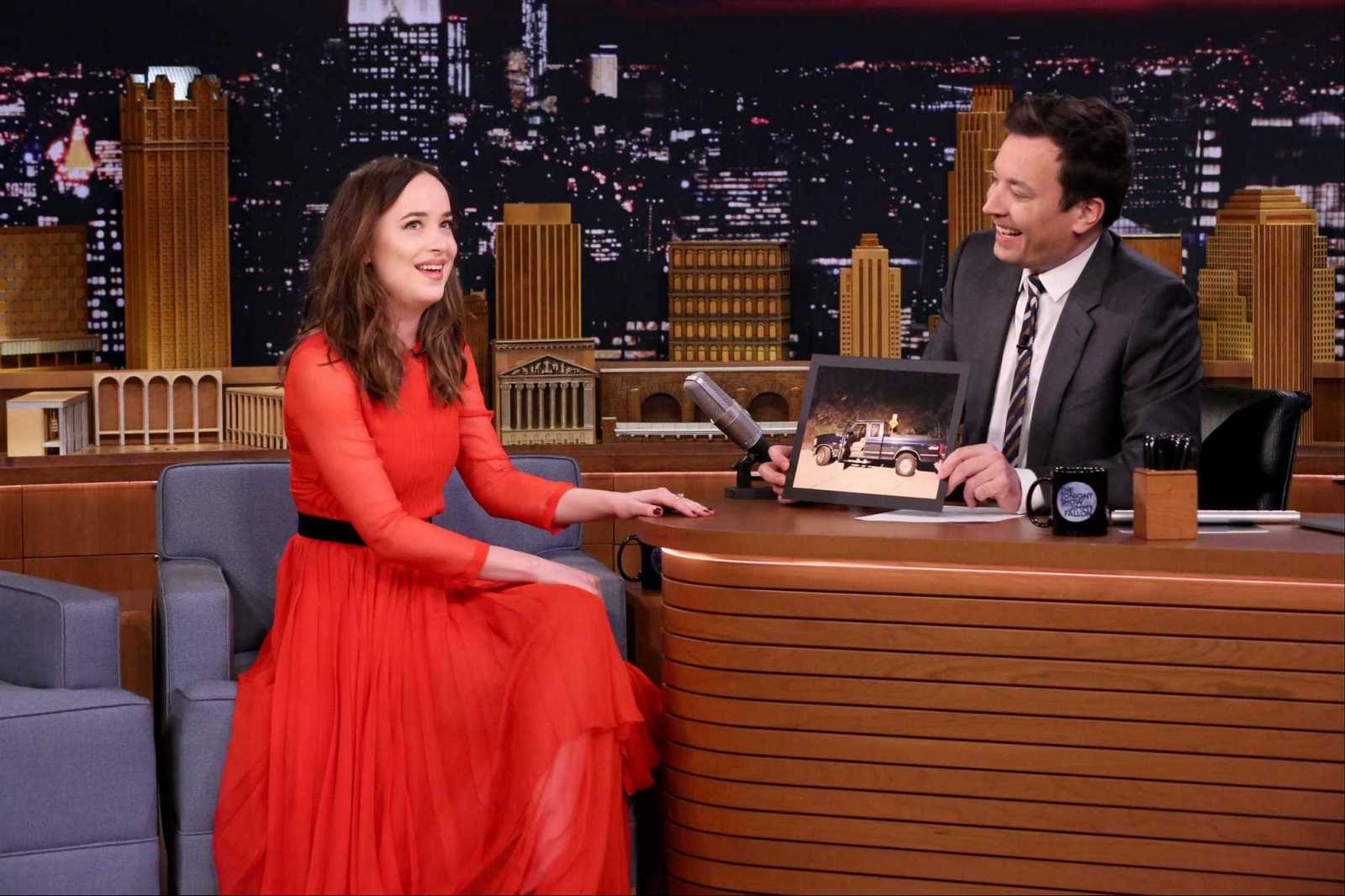 Dakota_Johnson_on_Tonight_Show_with_Jimmy_Fallon_Stills_-_January_312C_2017-11.jpg Dakota_Johnson_on_Tonight_Show_with_Jimmy_Fallon_Stills_-_January_312C_2017-11.jpg